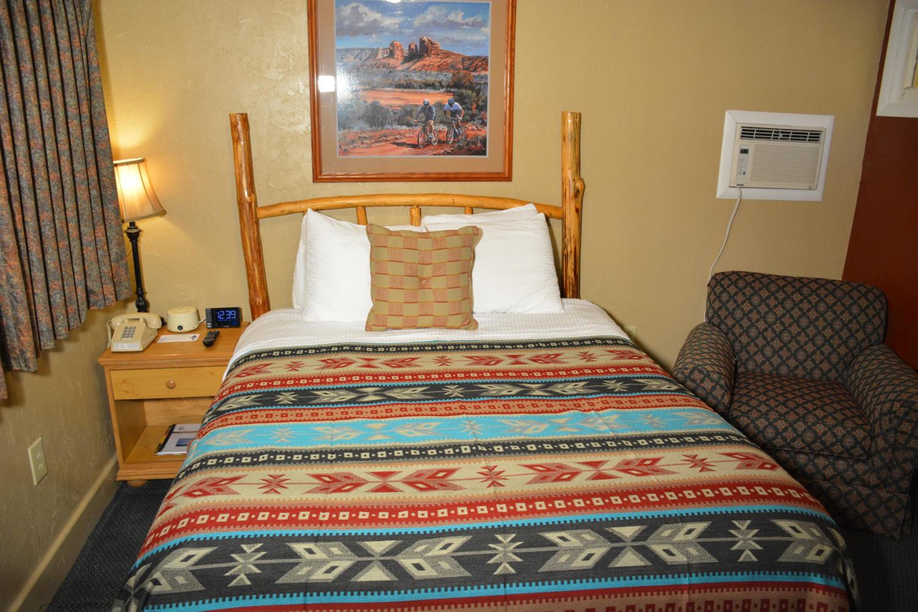 Economy Queen Room
