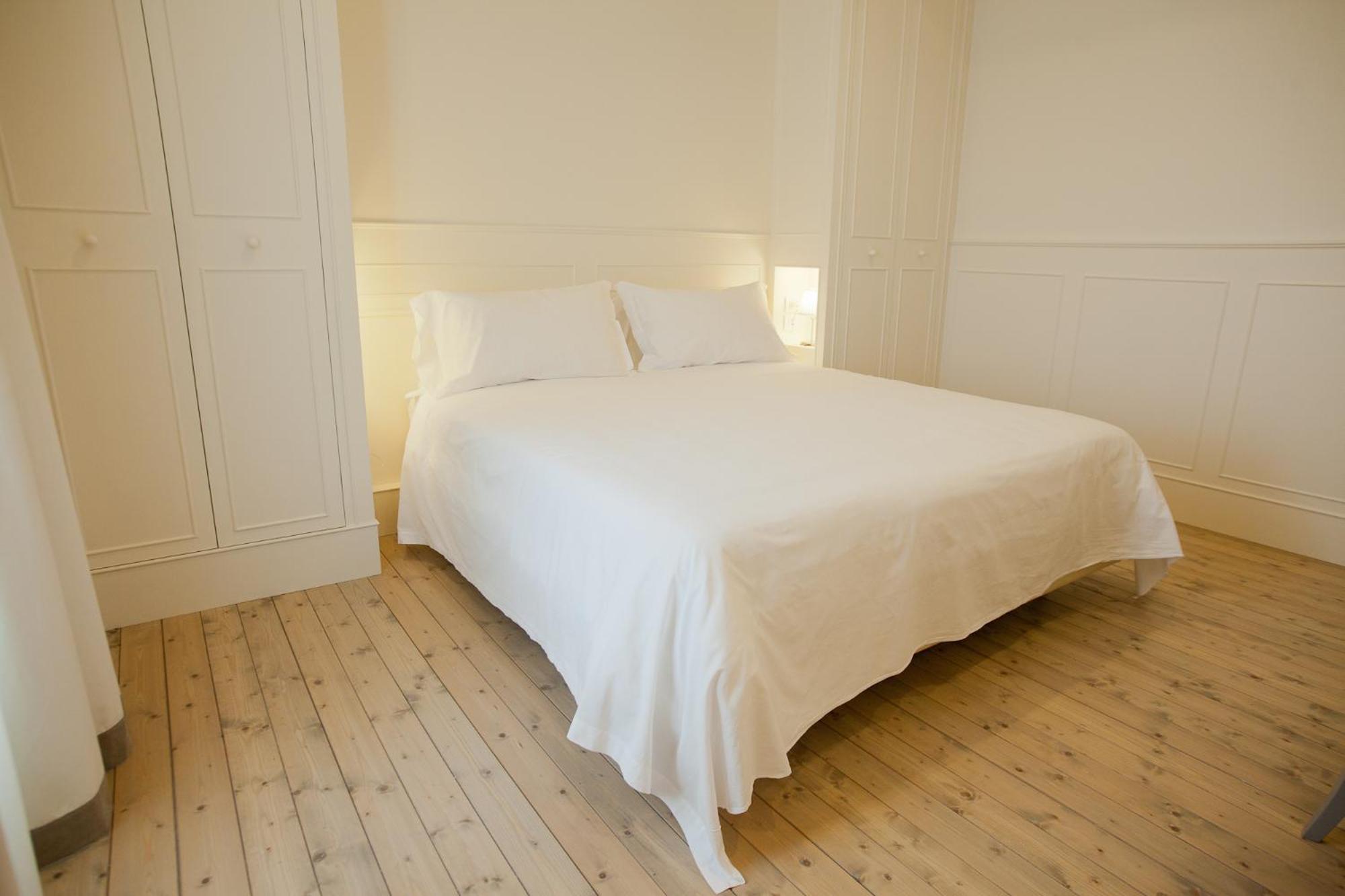 Double Room - Photo 12