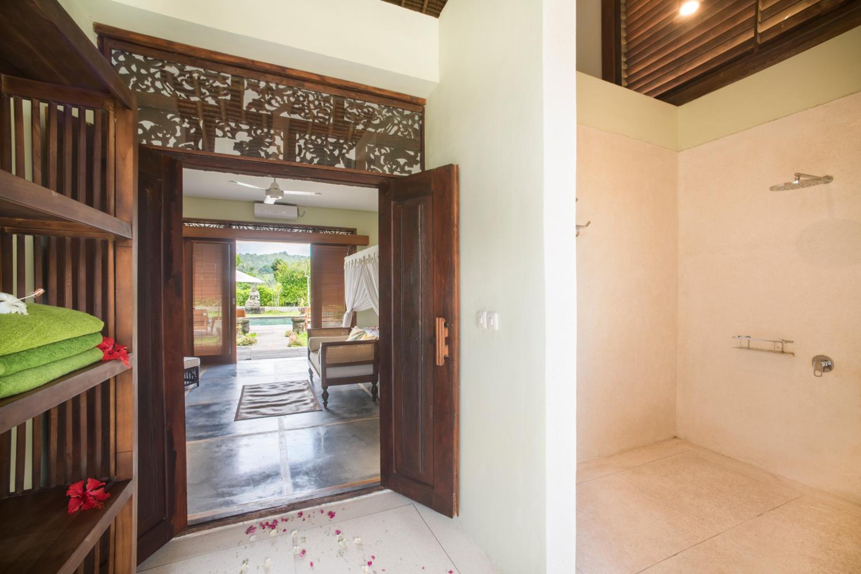 Villa With Private Pool photo 2