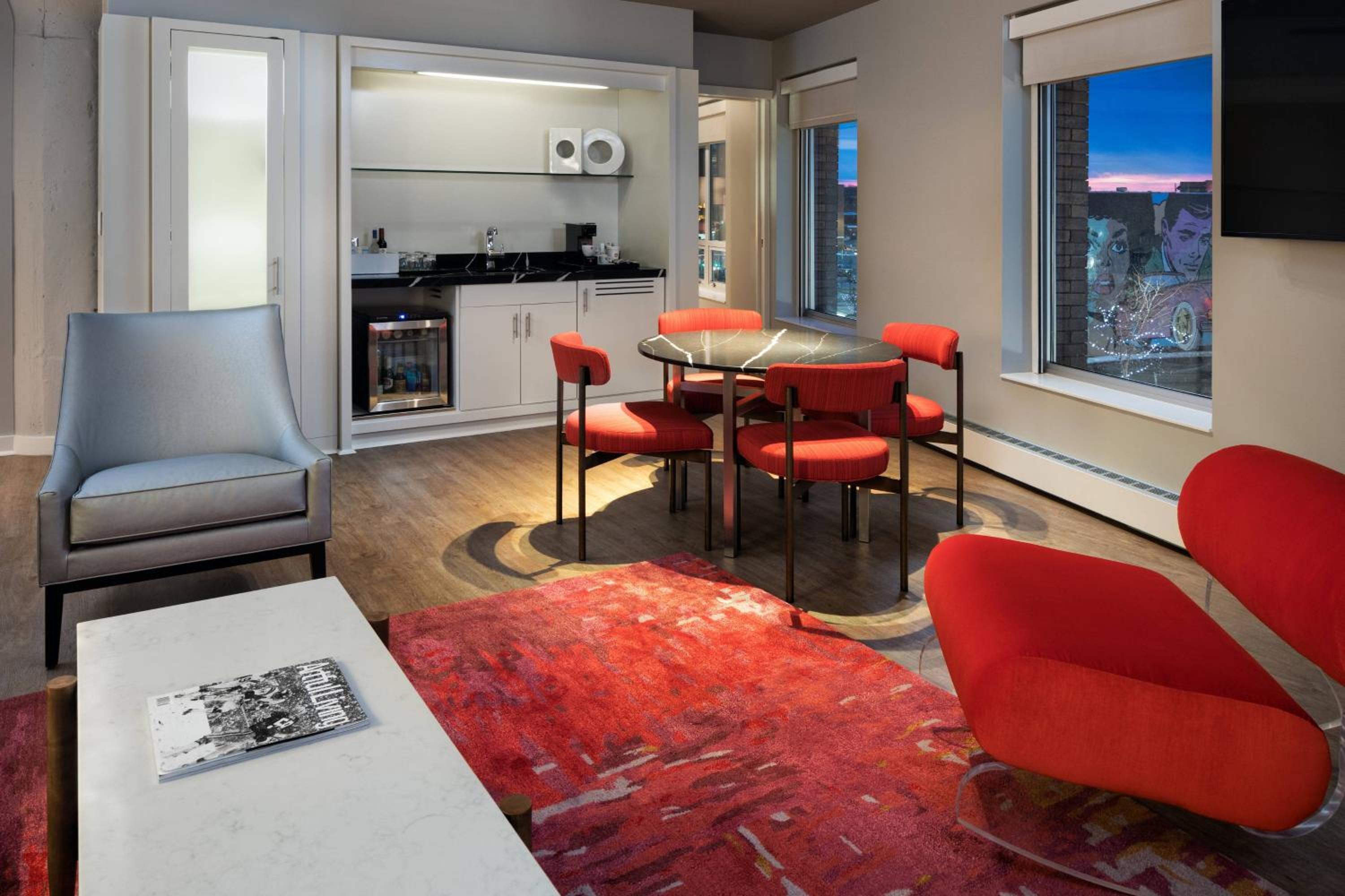 One-Bedroom Suite - Photo 1