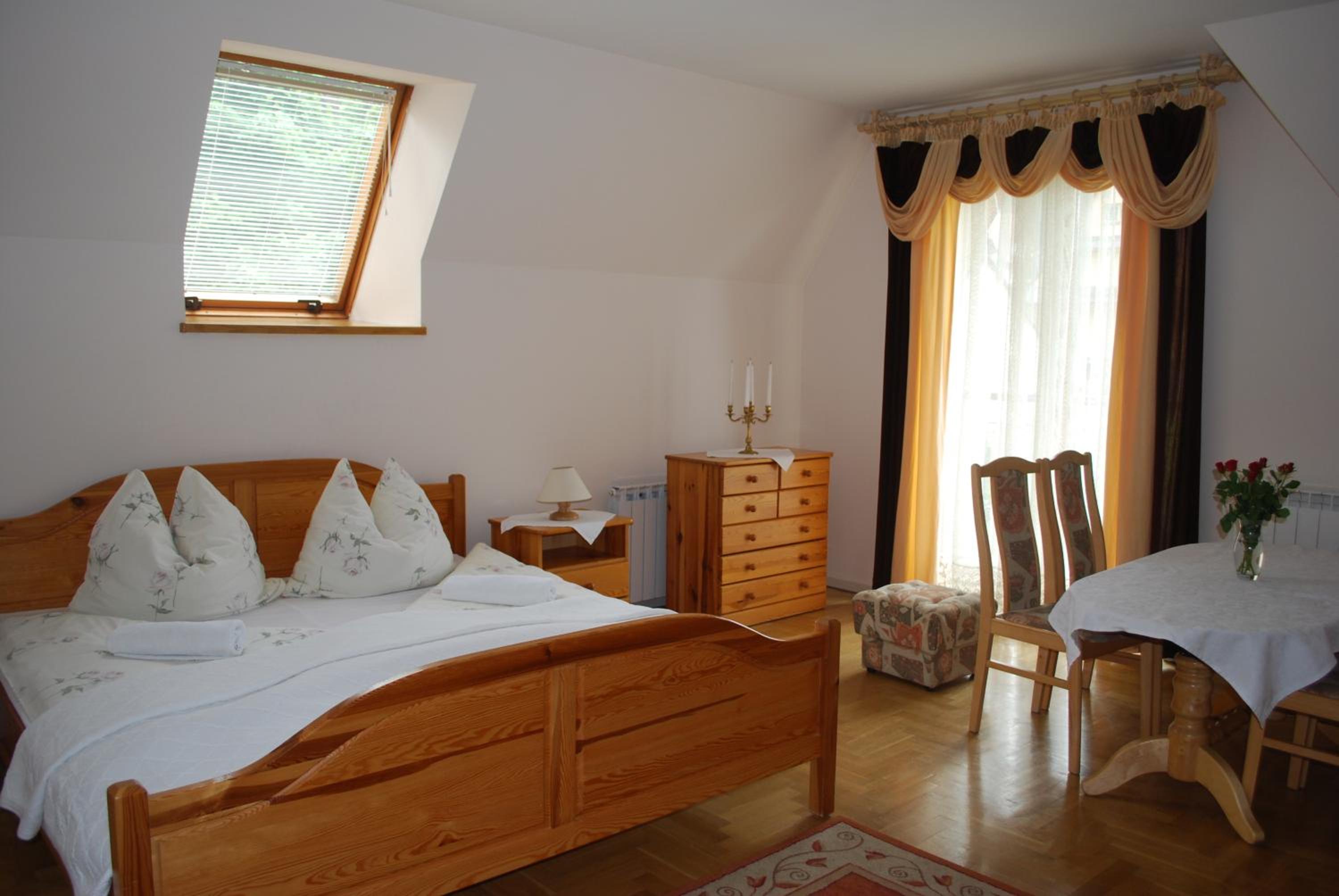 Family Room - Photo 5
