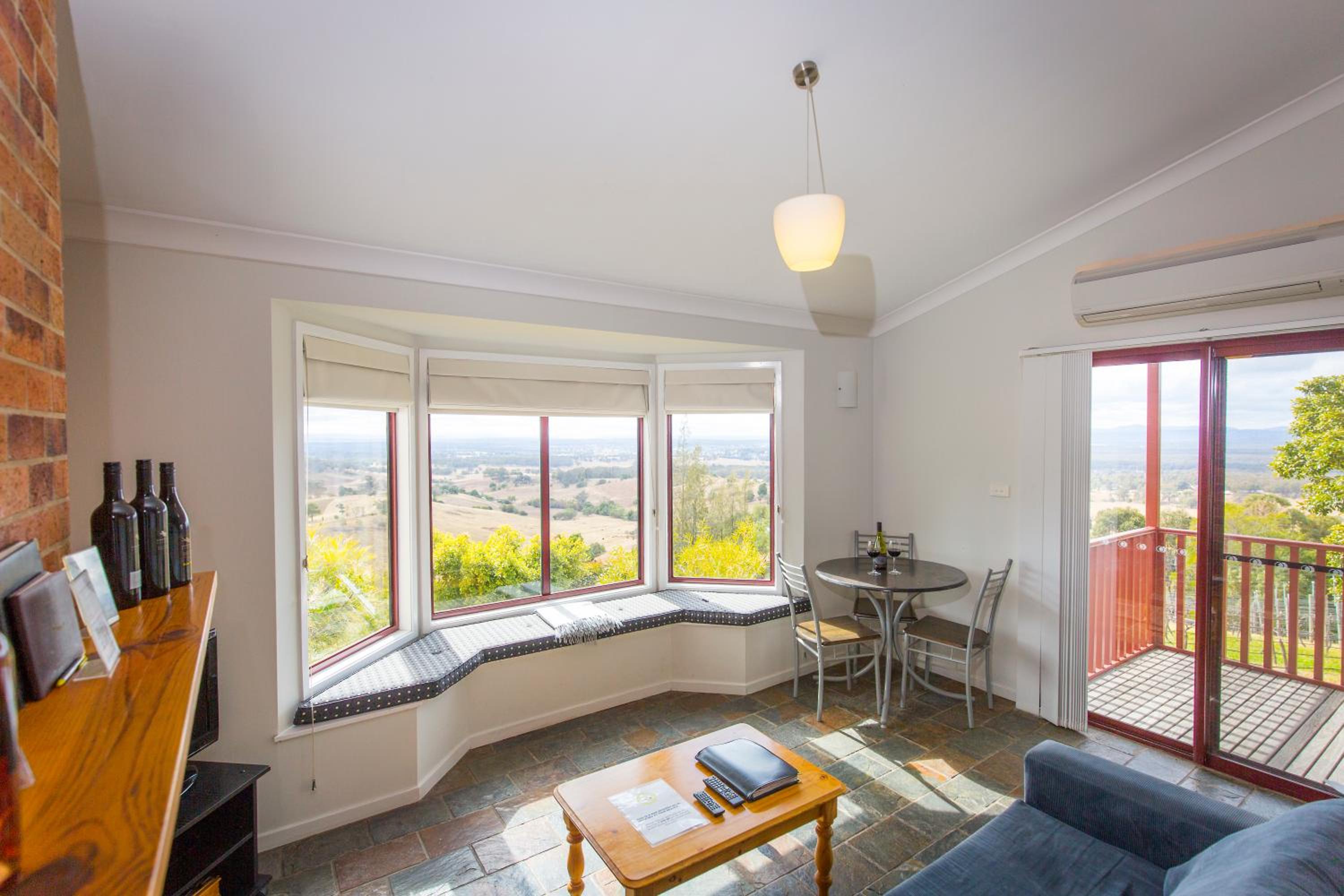 Apartment with Mountain View photo 3