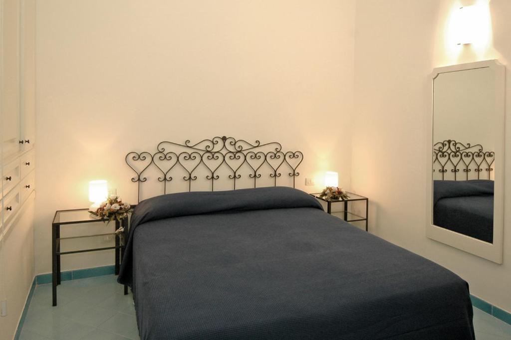 One-Bedroom Apartment photo 3