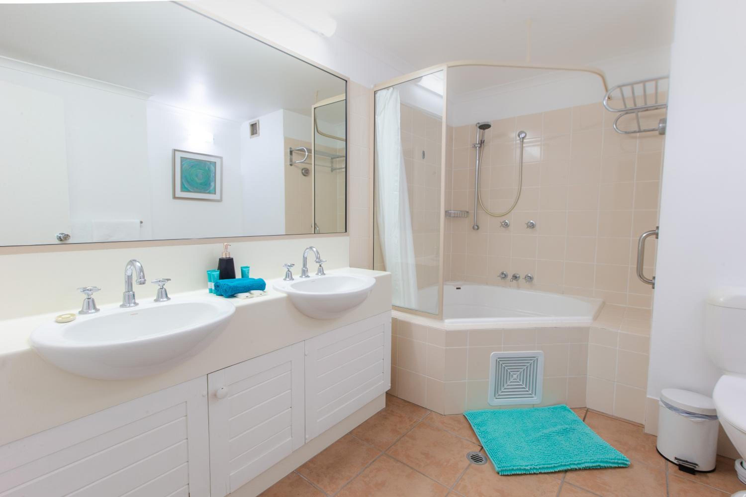 Deluxe King Room photo 3