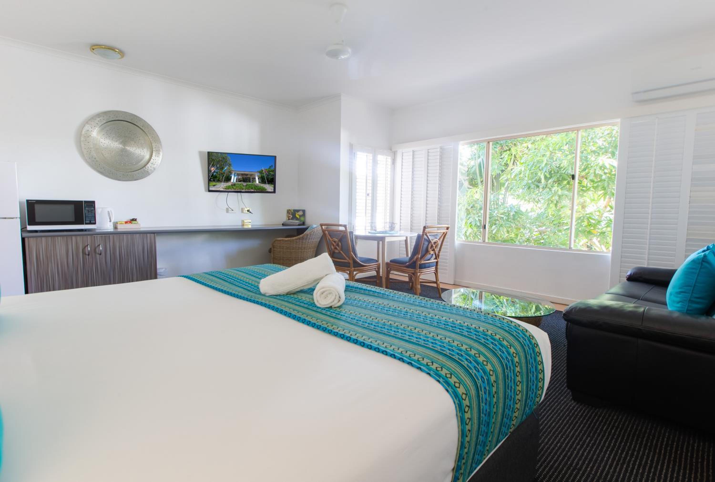 Deluxe King Room photo 1