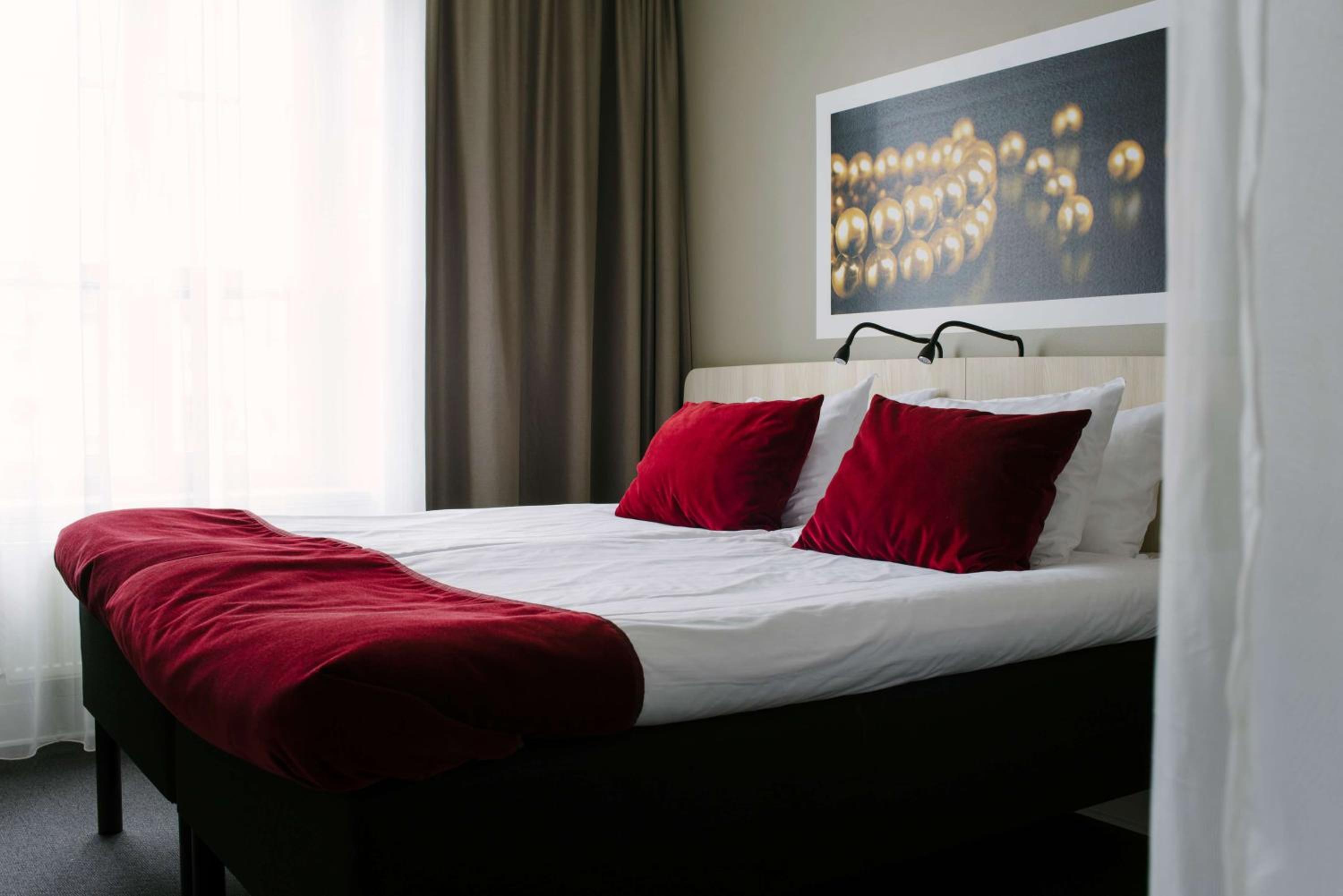 Available room thumbnail 5