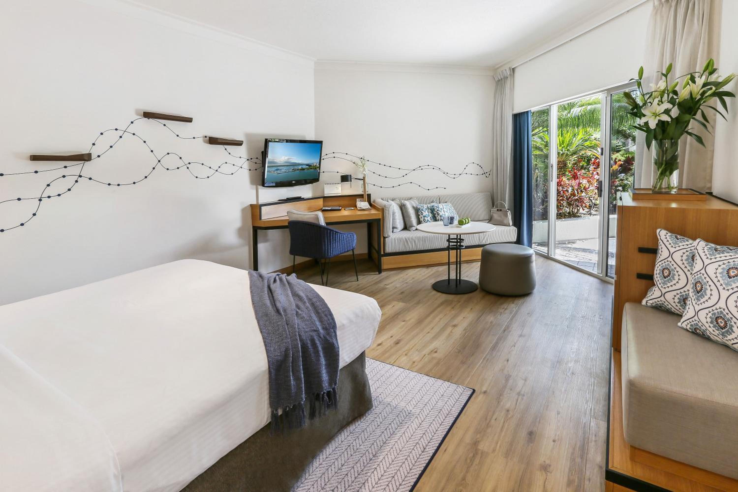 Deluxe Double Room - Photo 13
