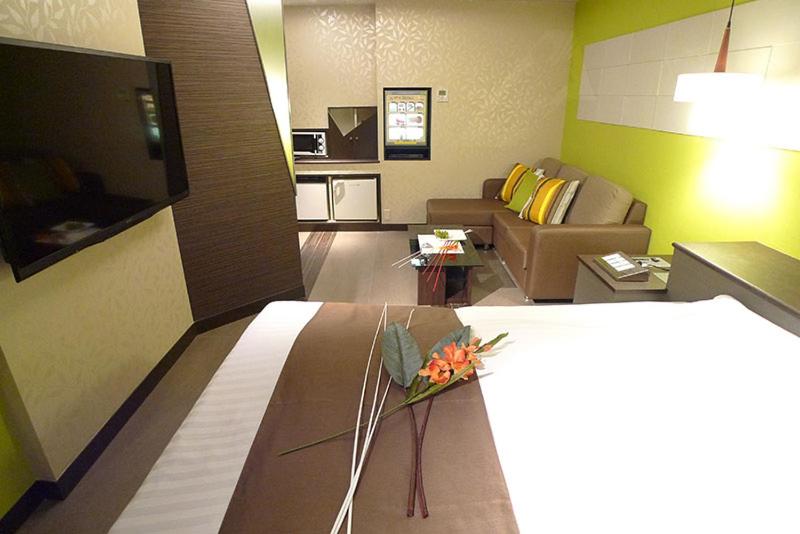 Standard King Room - Photo 4