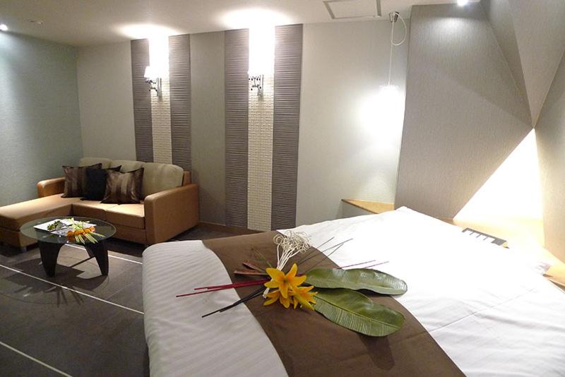 Standard King Room - Photo 7