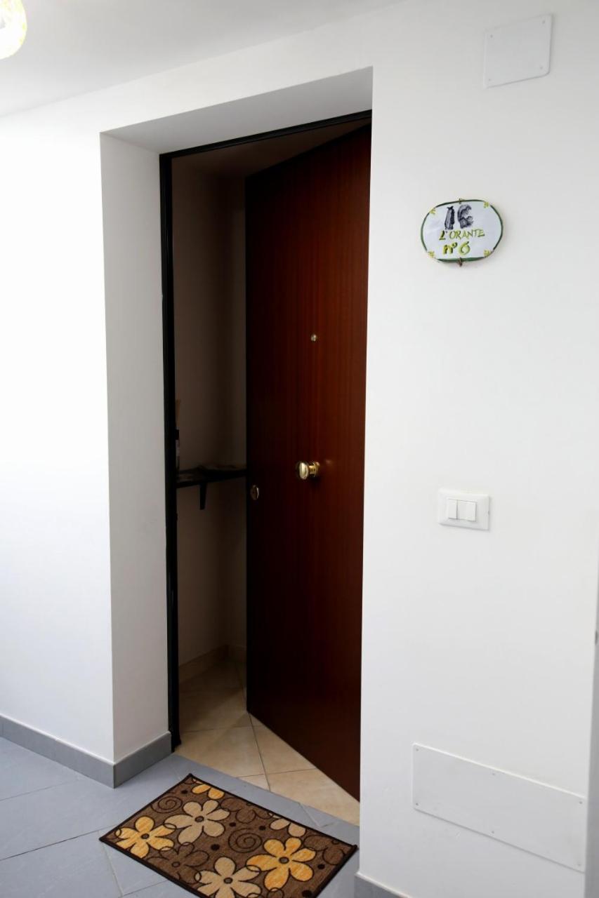 One-Bedroom Apartment - Photo 1