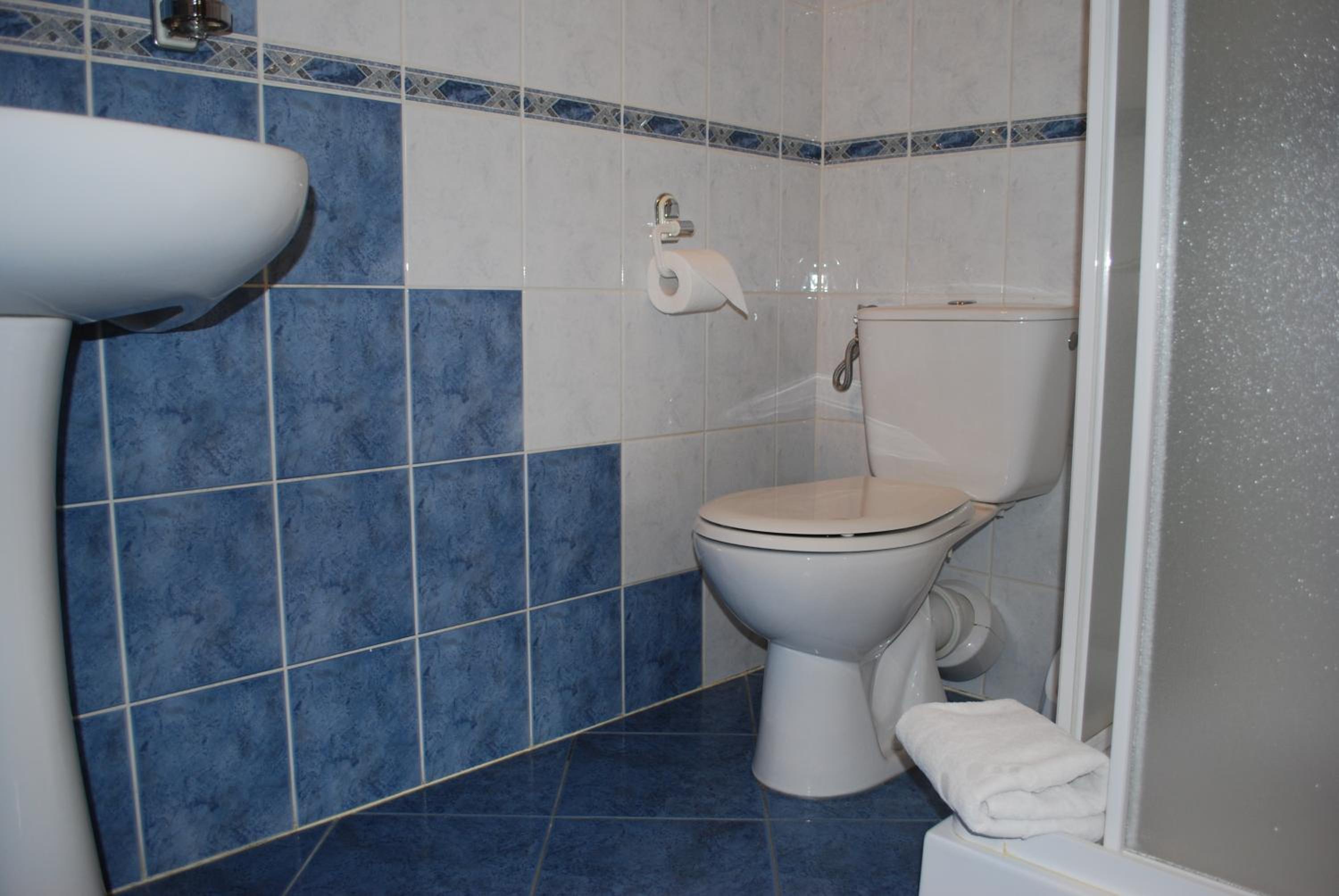 Double Room - Photo 3