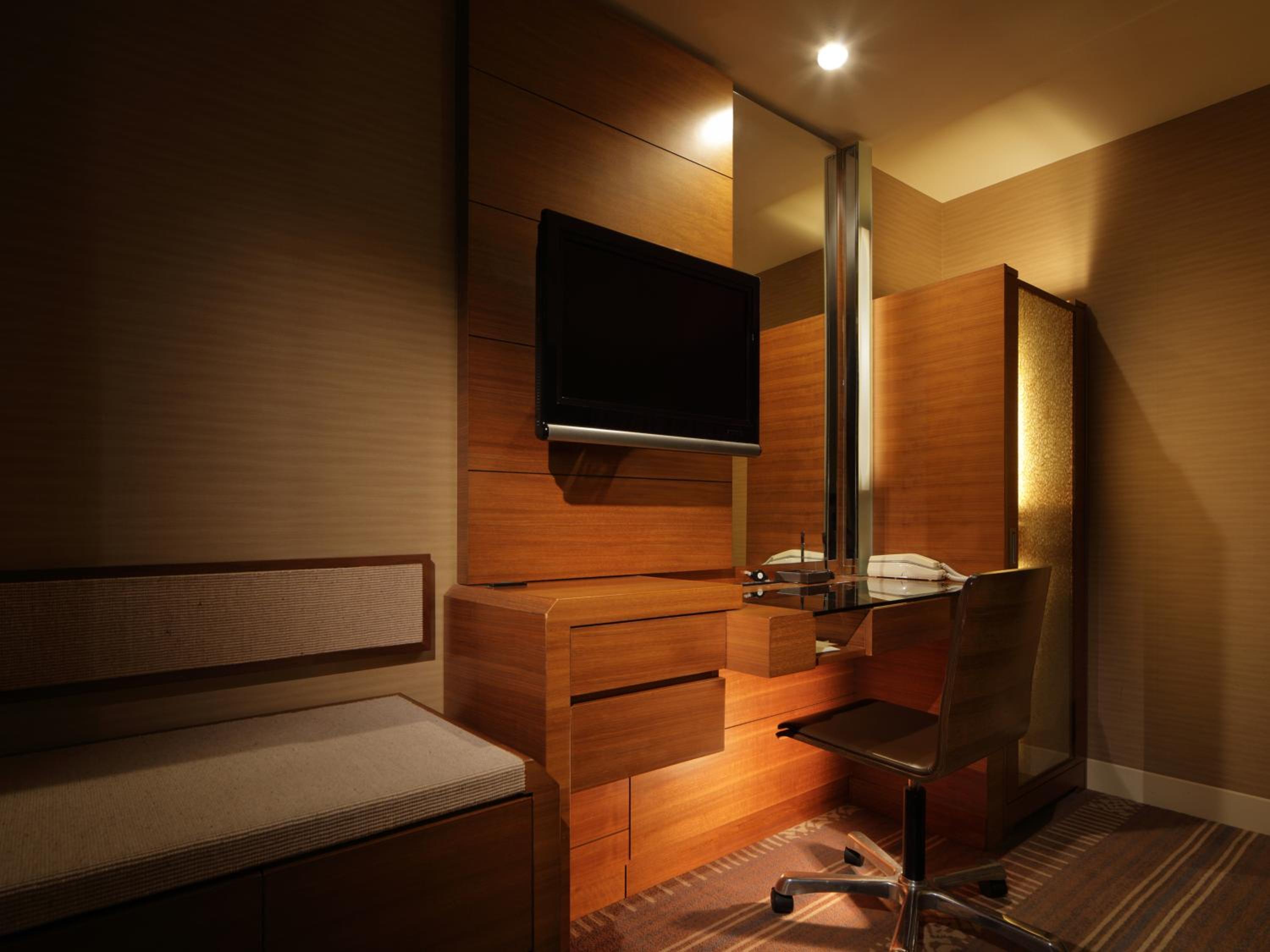 Standard Double Room - Non-Smoking - Photo 8