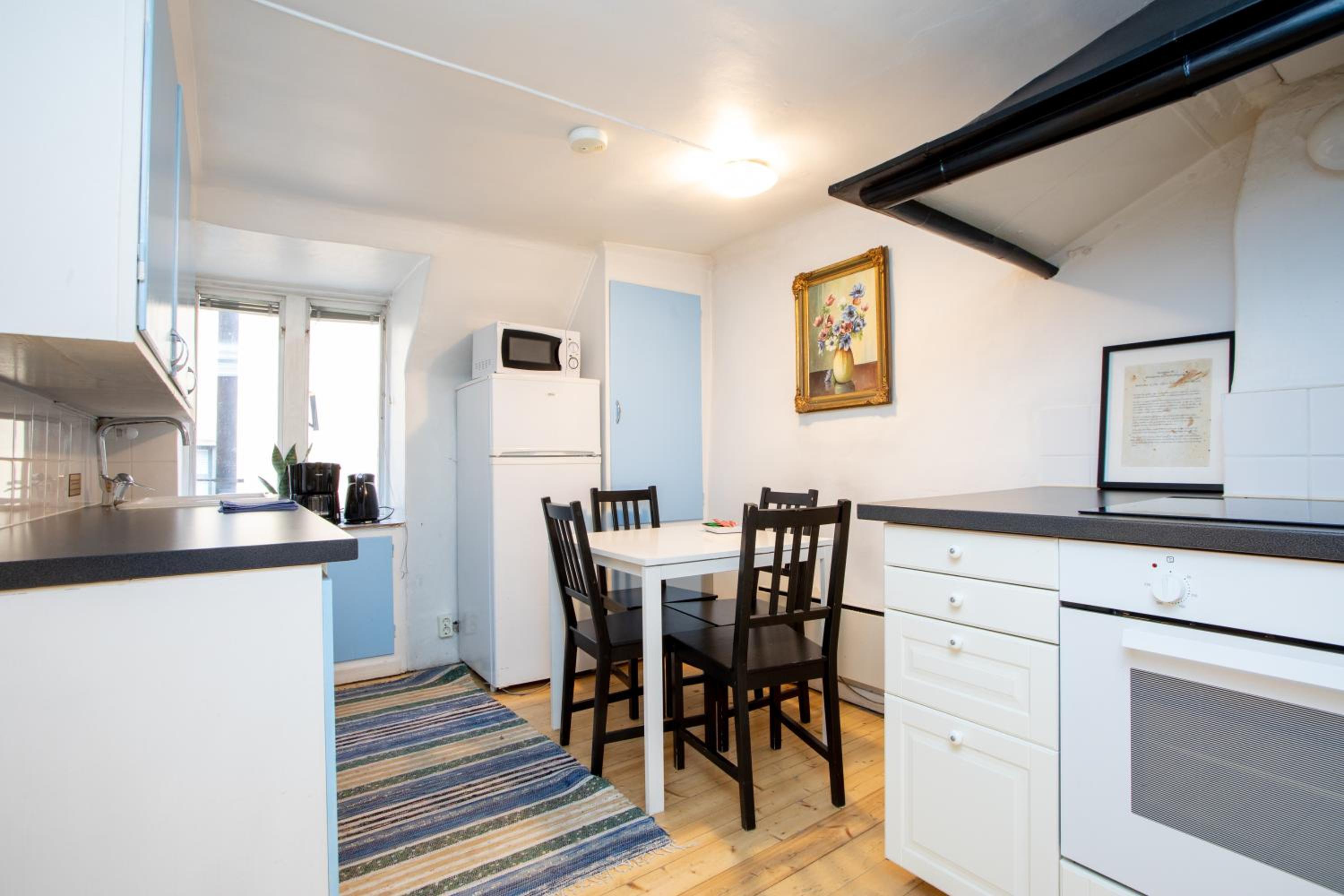 Small One-Bedroom Apartment thumbnail 5