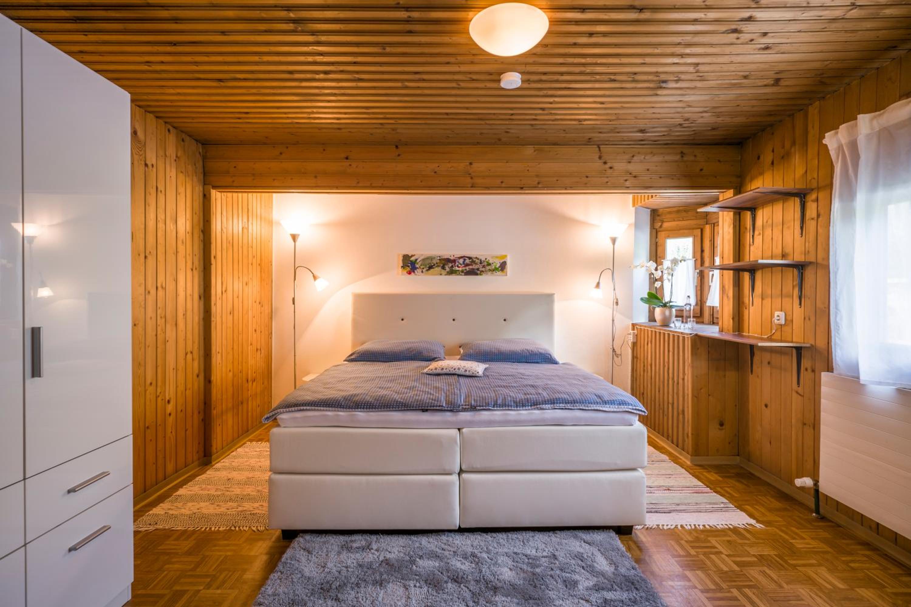 Double Room with Shared Bathroom photo 1