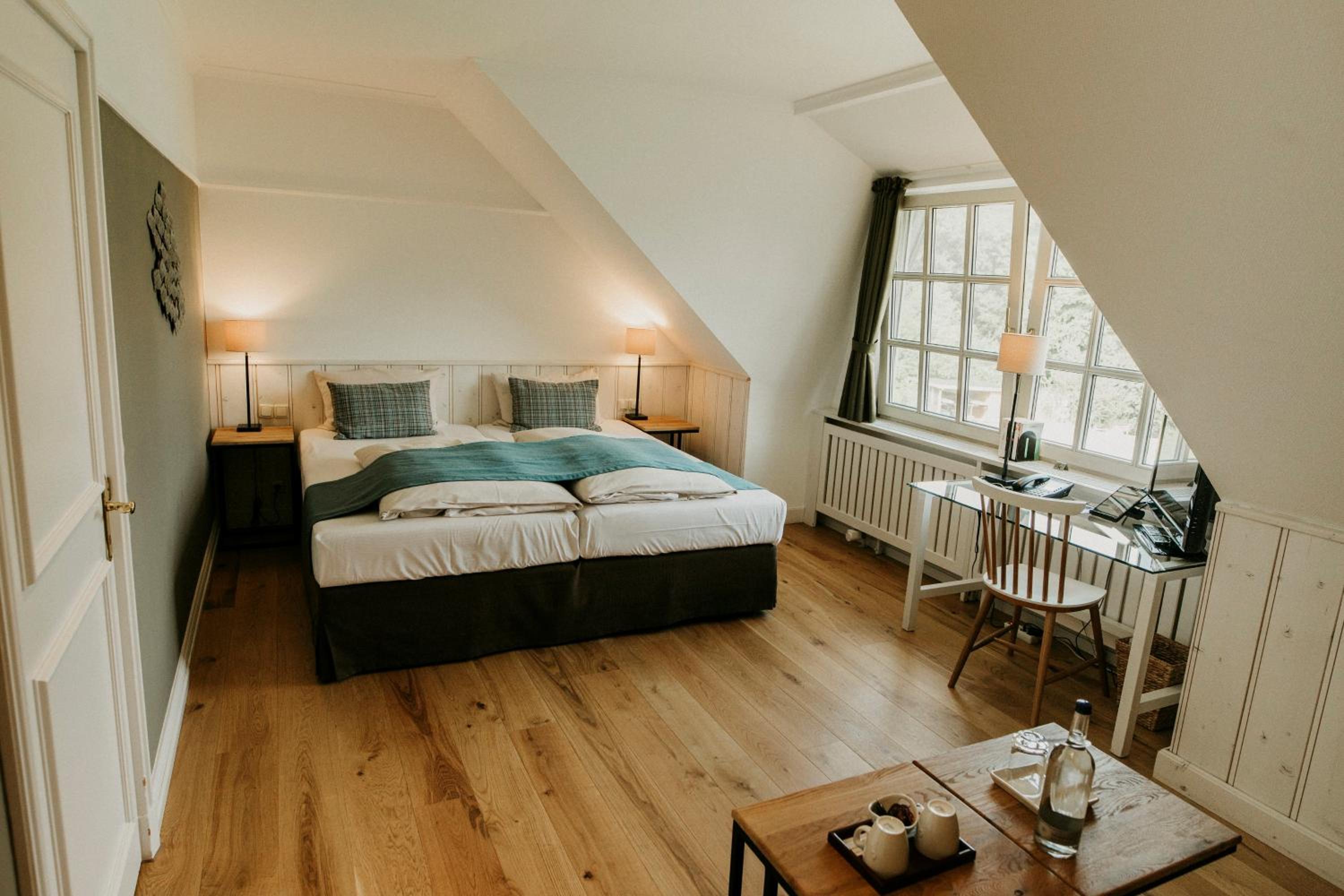 Comfort Double Room with Lake View - Photo 4