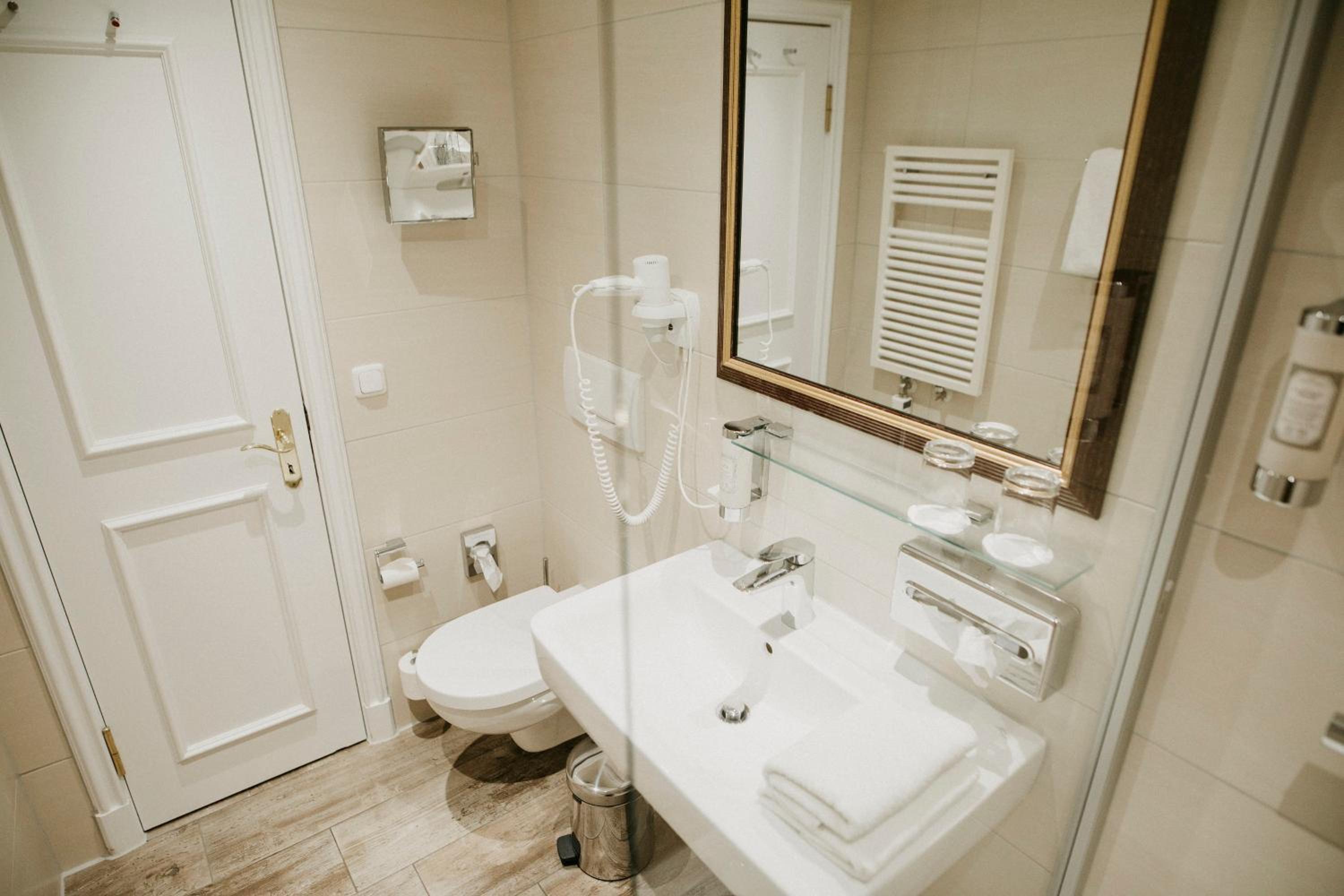Comfort Double Room with Garden View - Photo 4