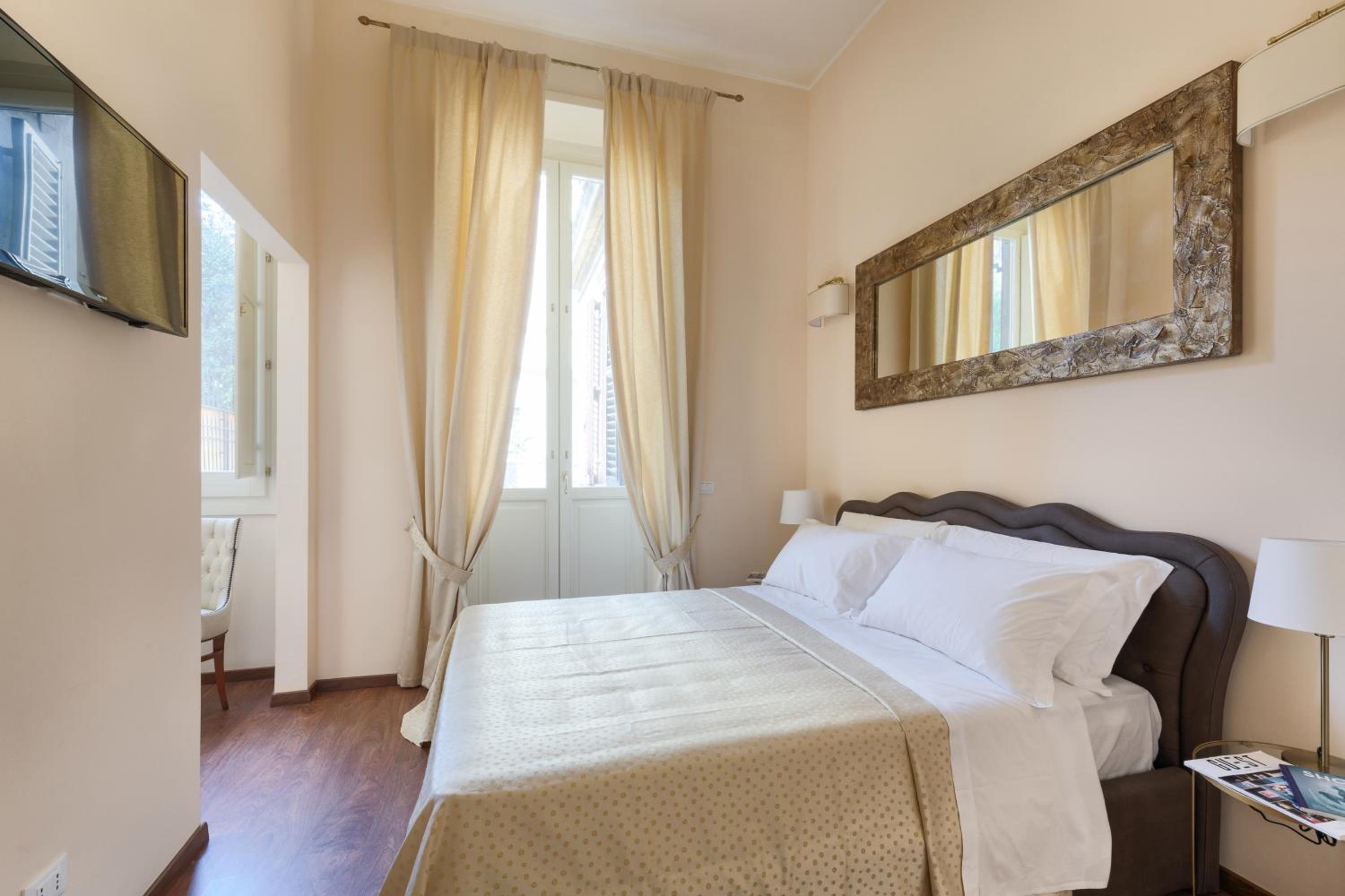 Deluxe Double Room photo 3