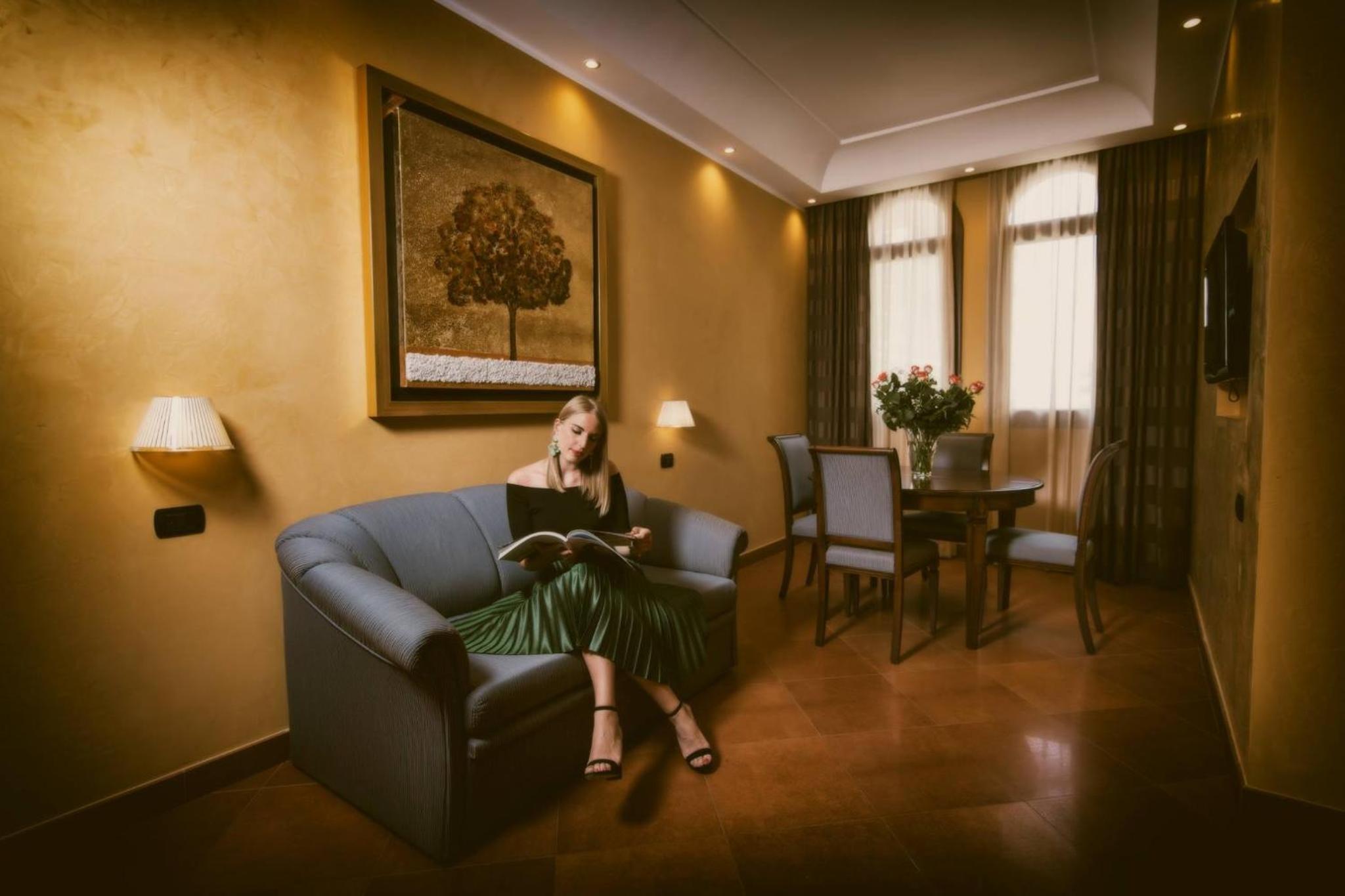 Suite - Photo 2