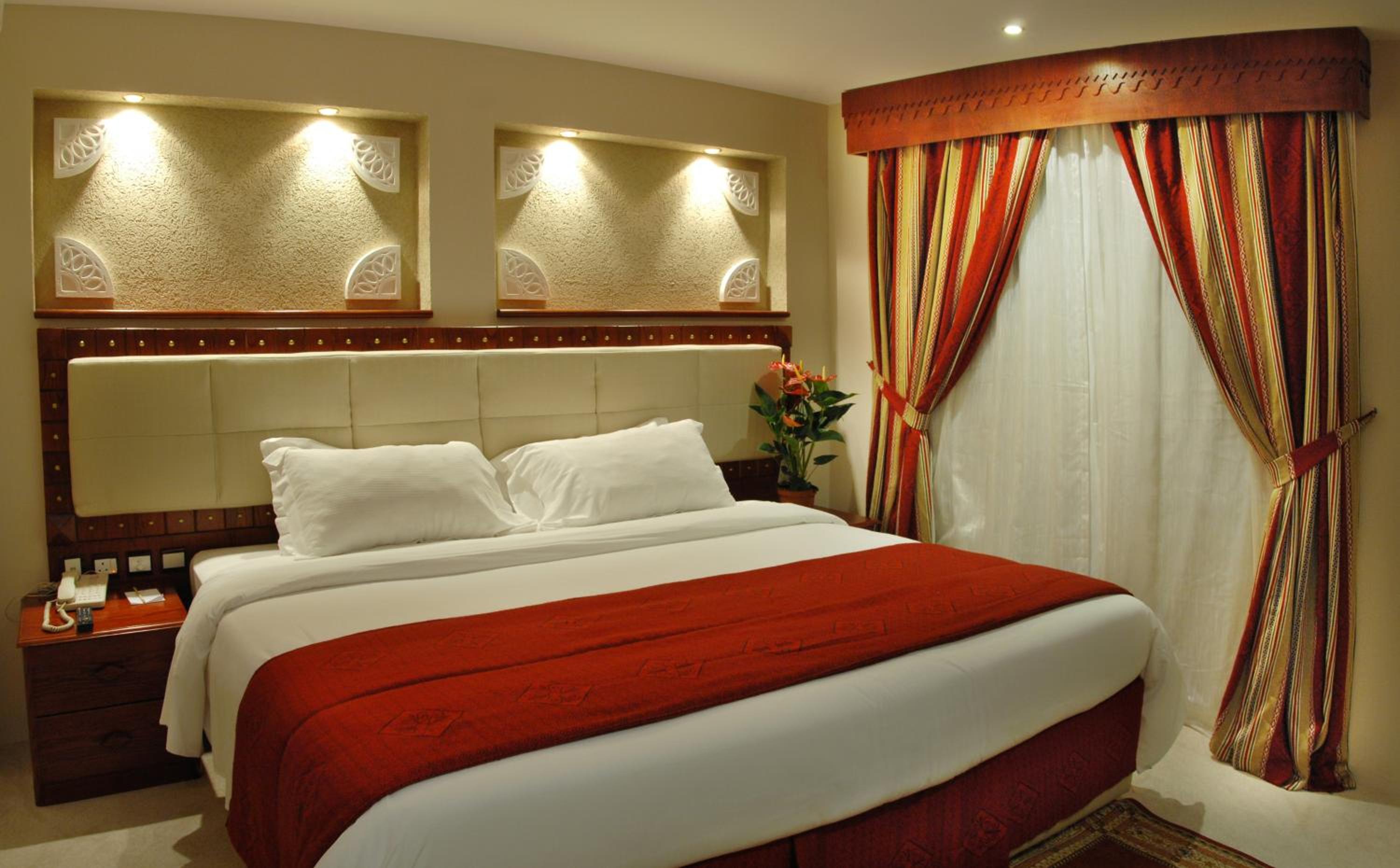 Deluxe Family Suite - Photo 8