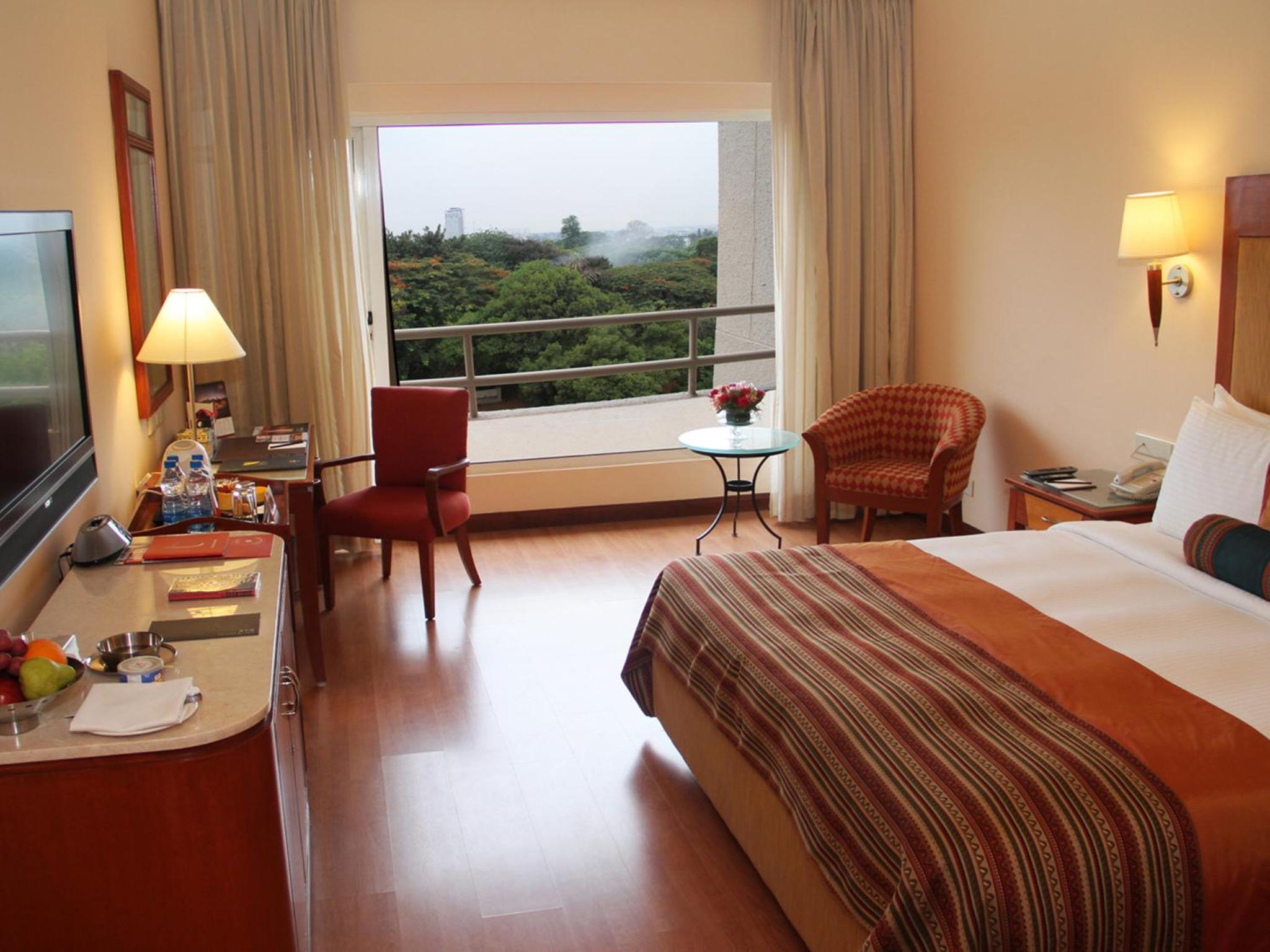 Executive Club Double Room with 20% Discount on Food and Beverage and Spa and 10% Discount on Laundry service