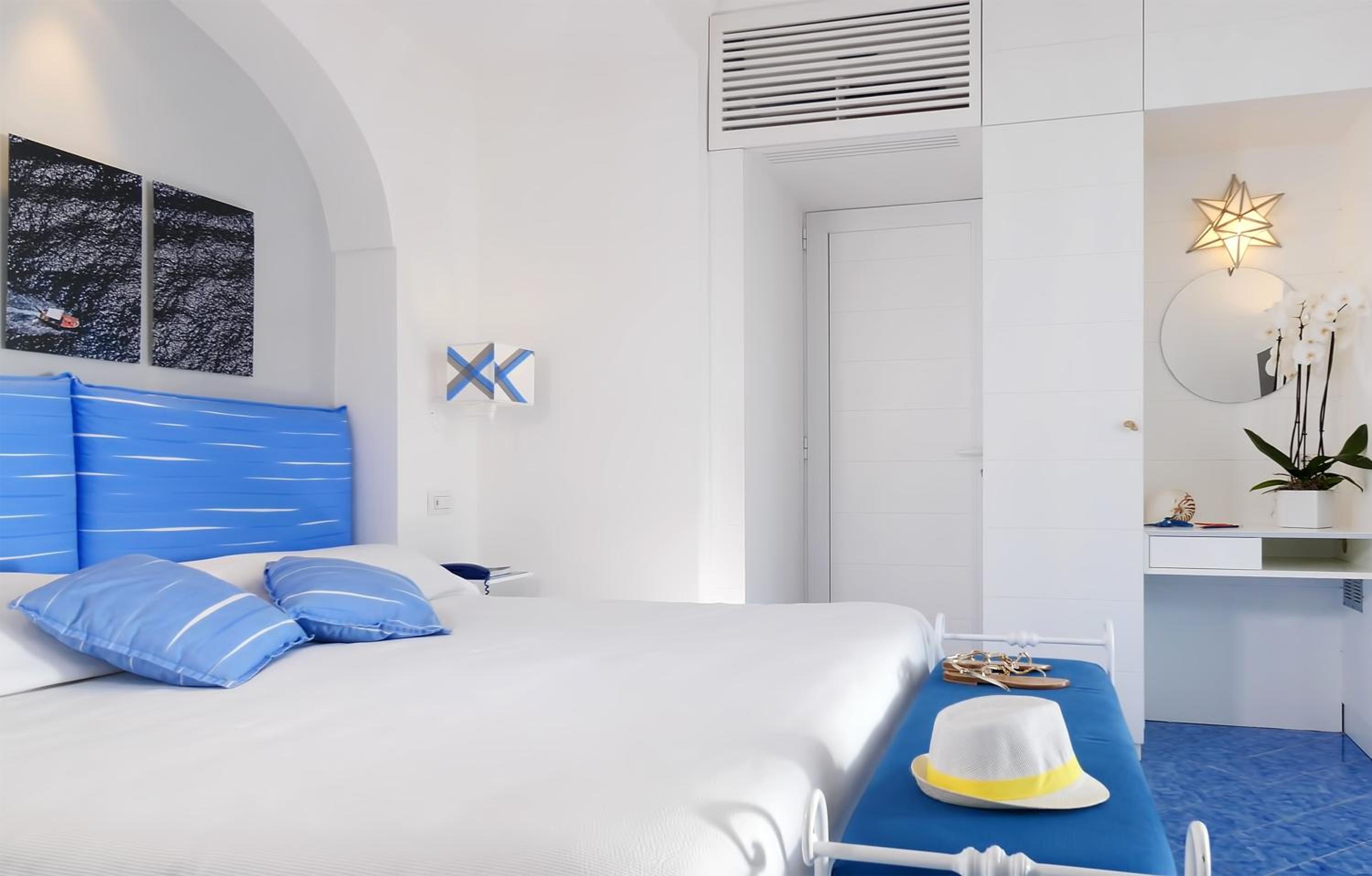Attic Room with Private Solarium Terrace - Photo 9