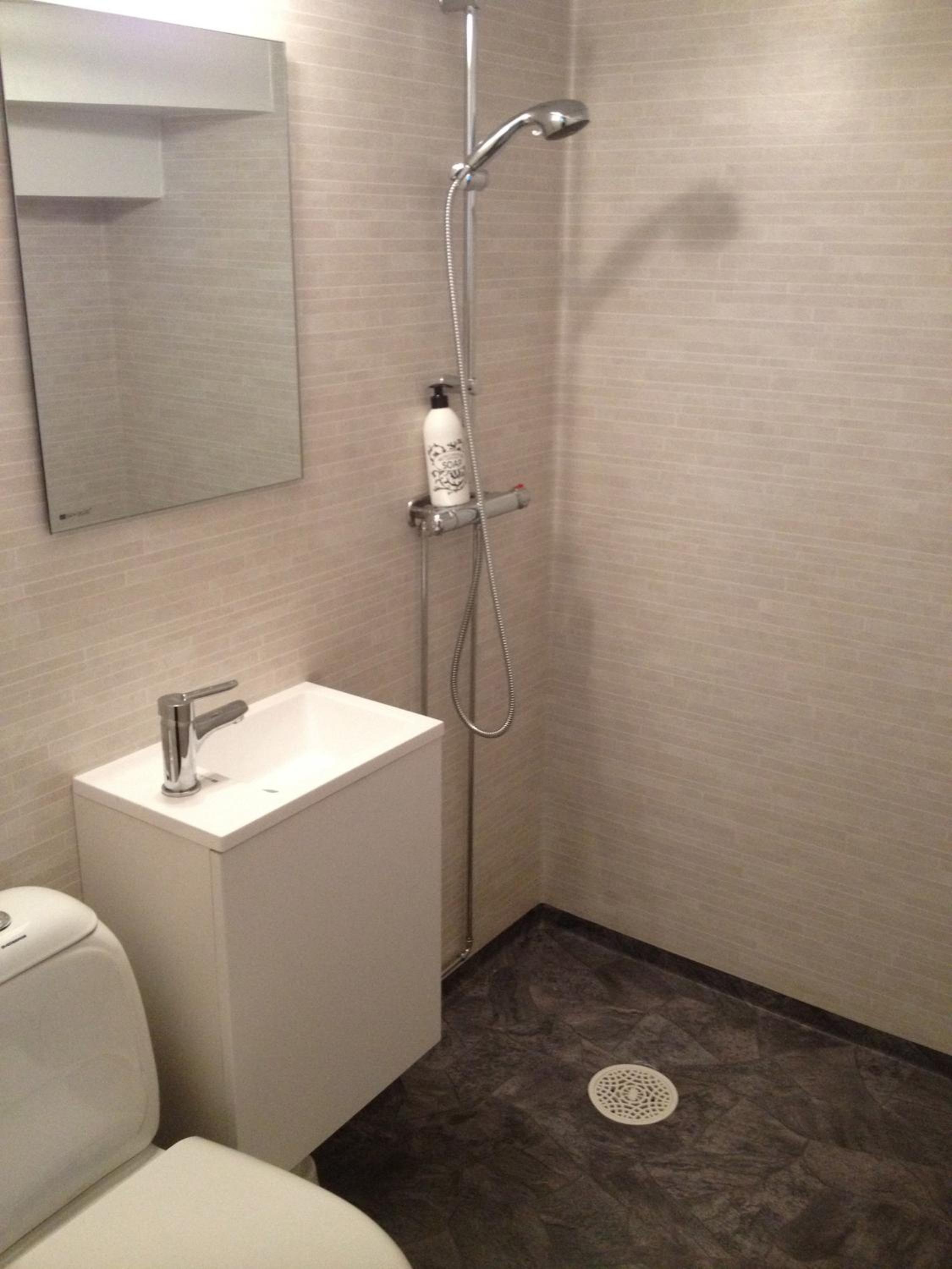 Studio with Private External Bathroom - Photo 3