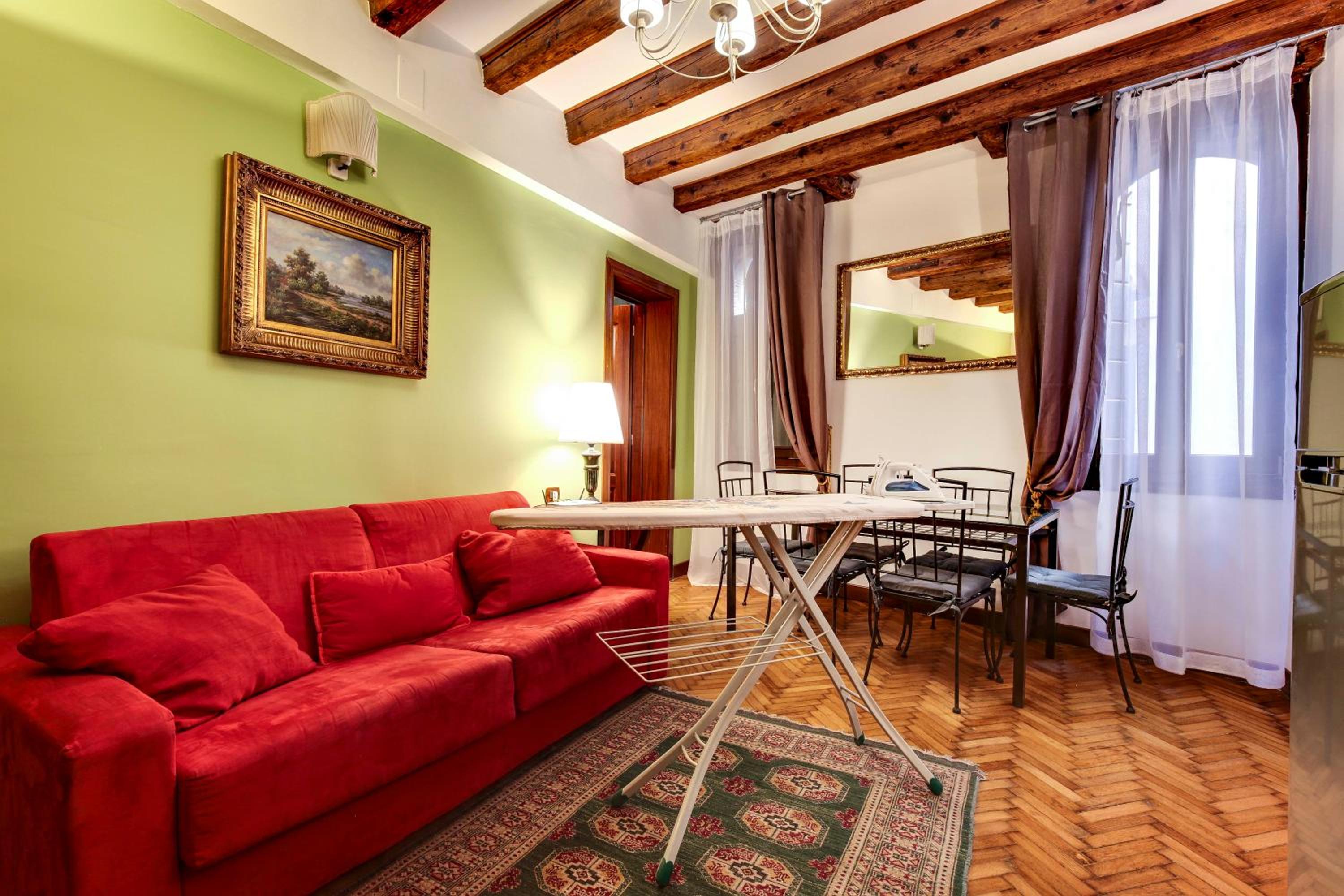 Two-Bedroom Apartment with Two Bathrooms photo 3