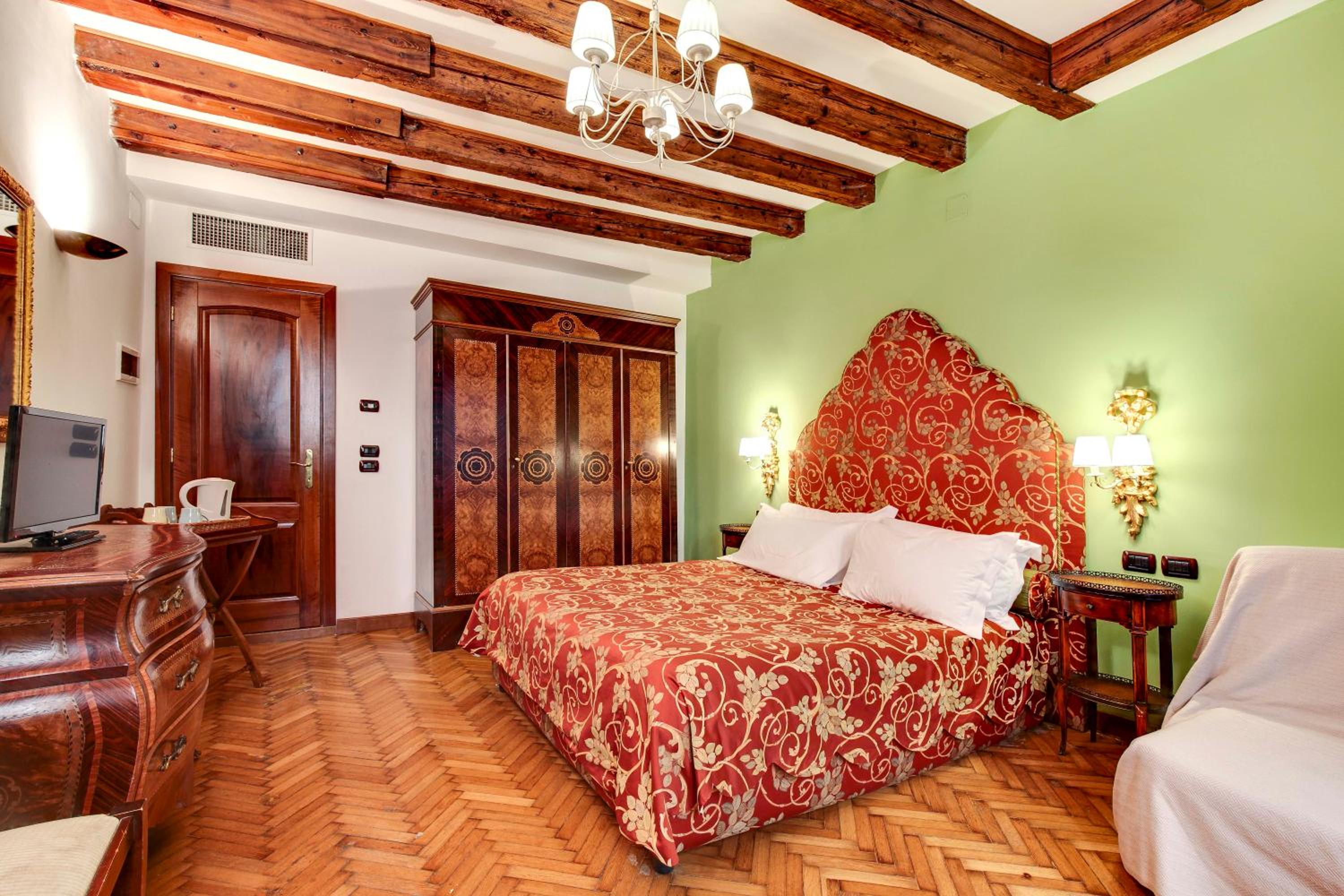 Two-Bedroom Apartment with Two Bathrooms photo 1