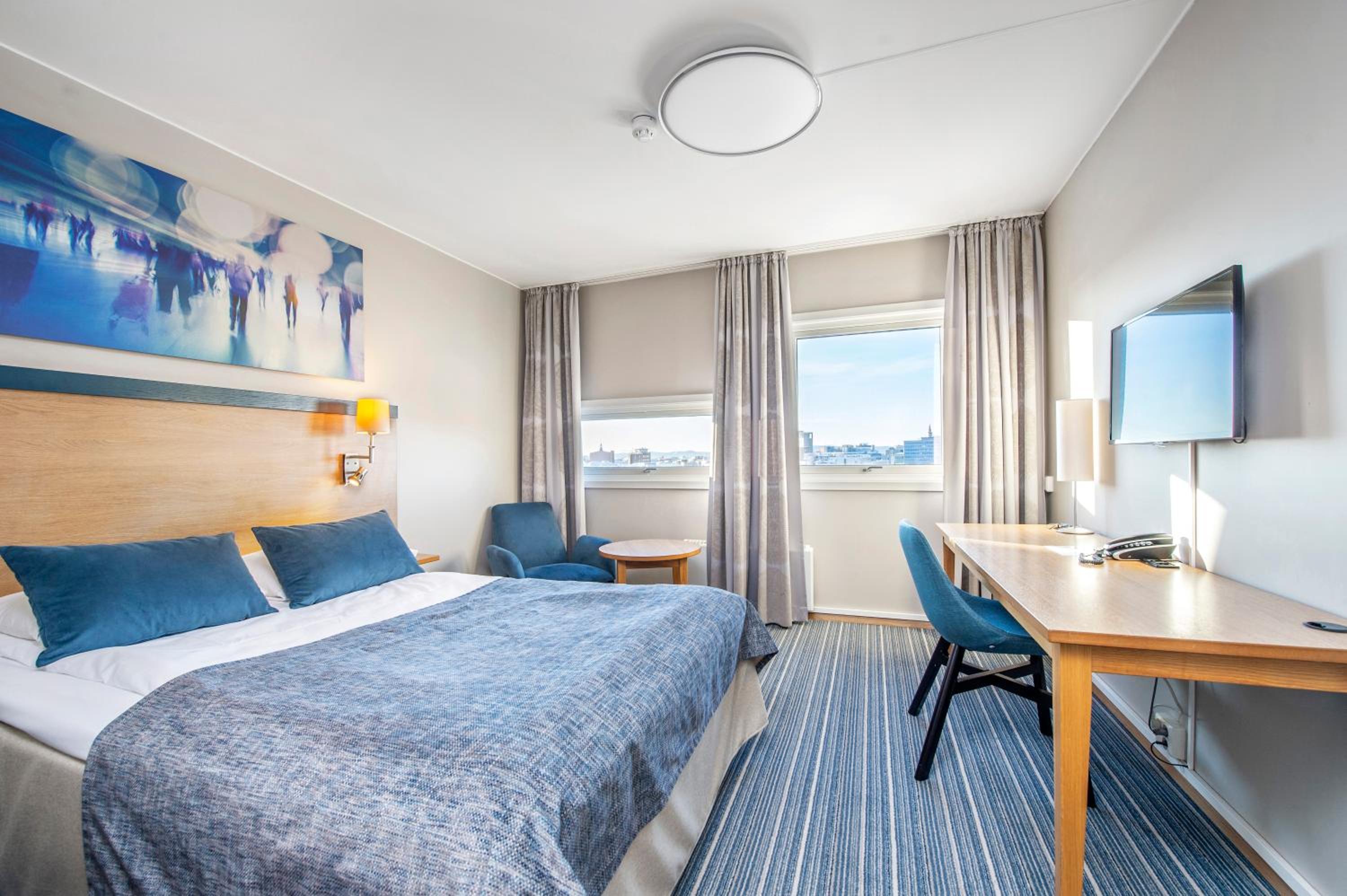 Small Double Room (55 in bed)