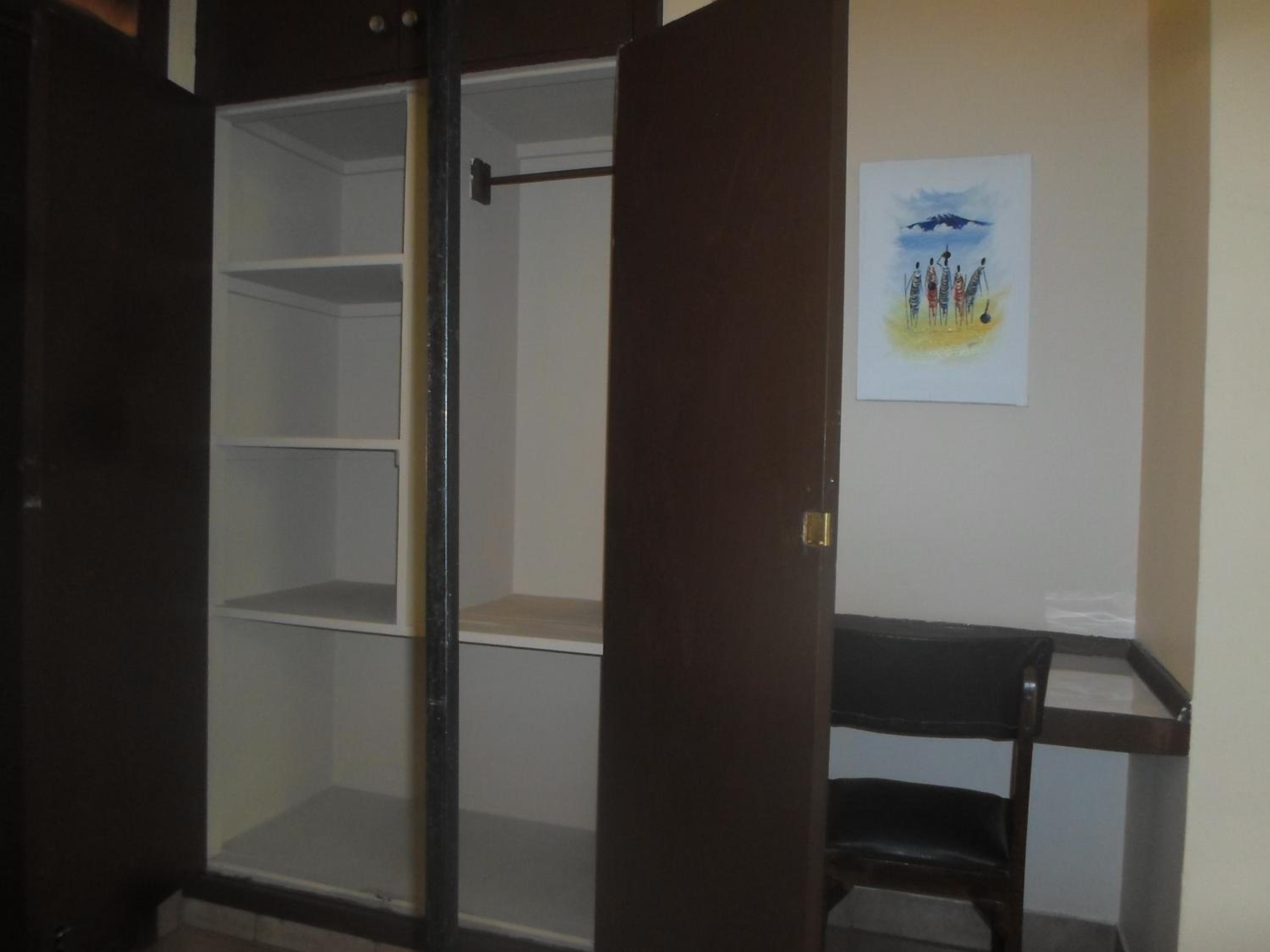 Family Room with Bathroom photo 1