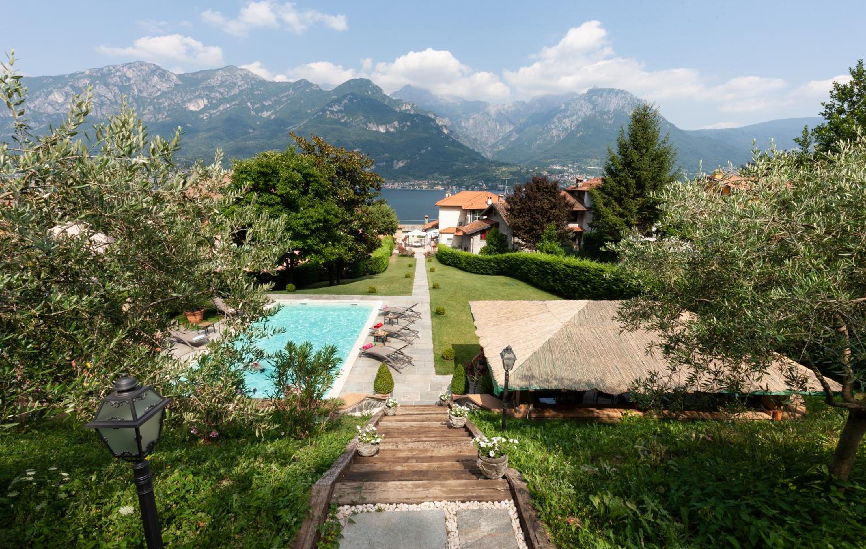 Villa photo 2