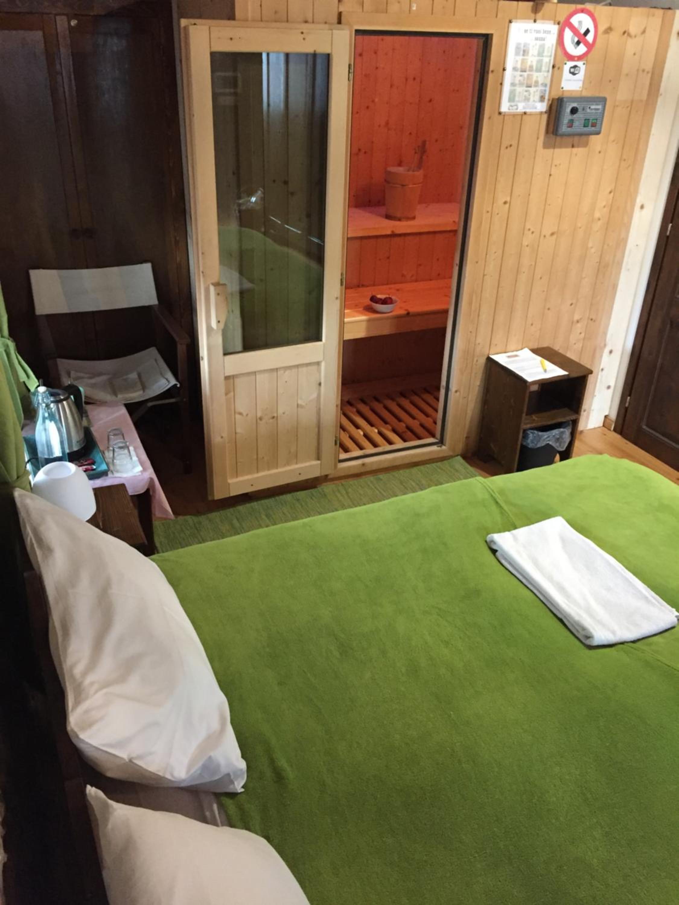 Family Room with Sauna photo 3
