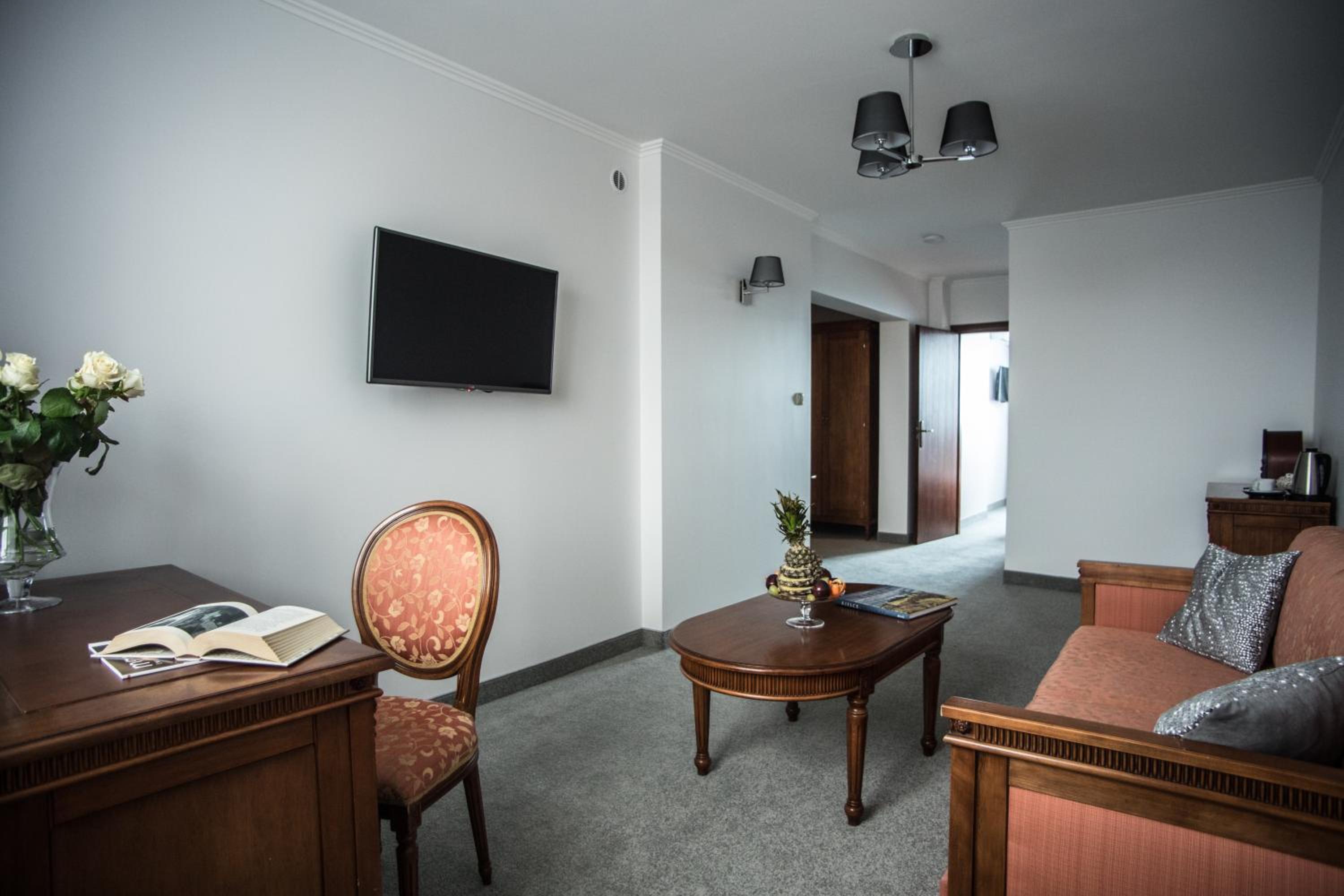Apartment - Photo 11
