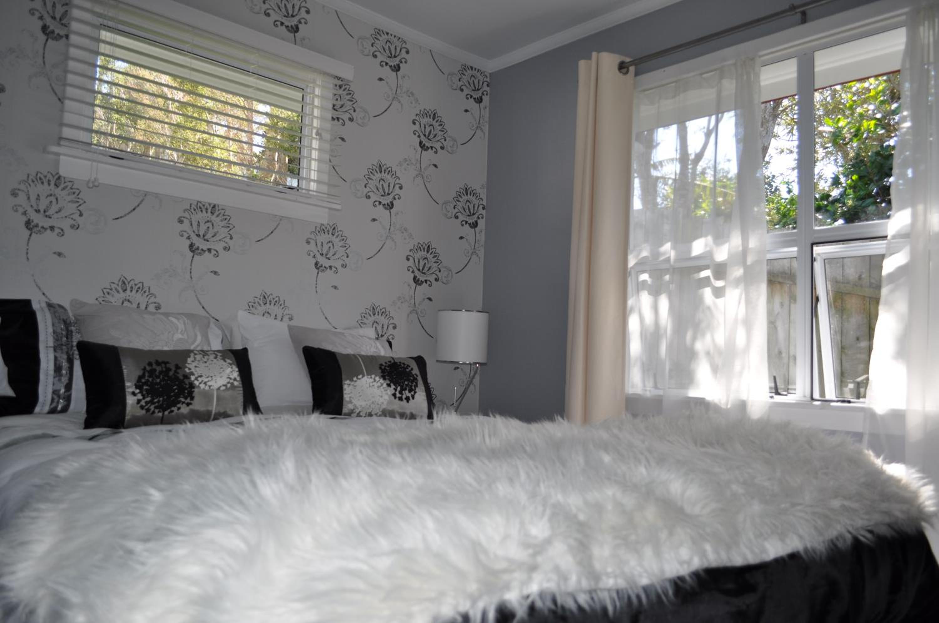 Queen Room photo 3