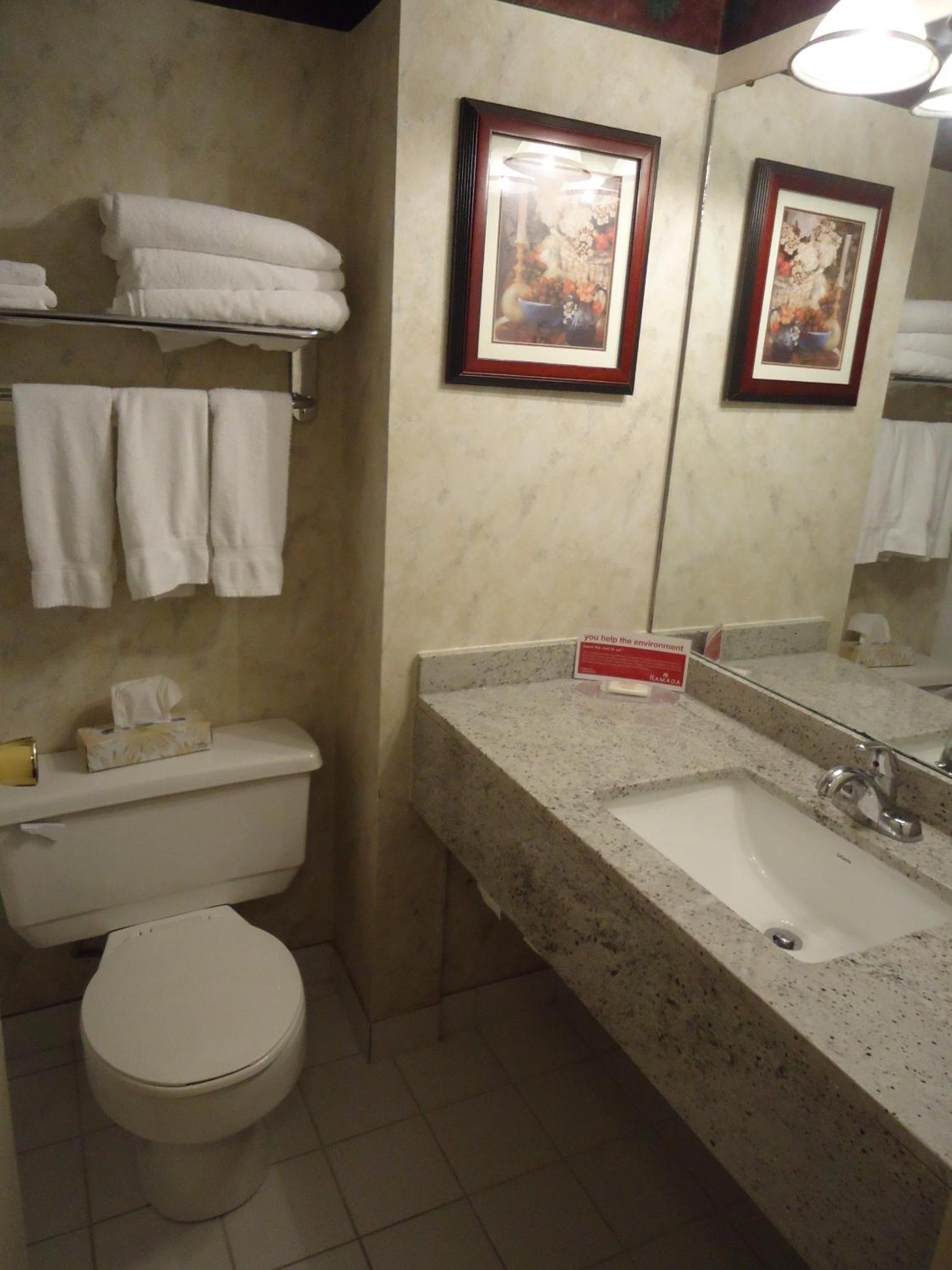 Queen Room -  Non-Smoking - Photo 3