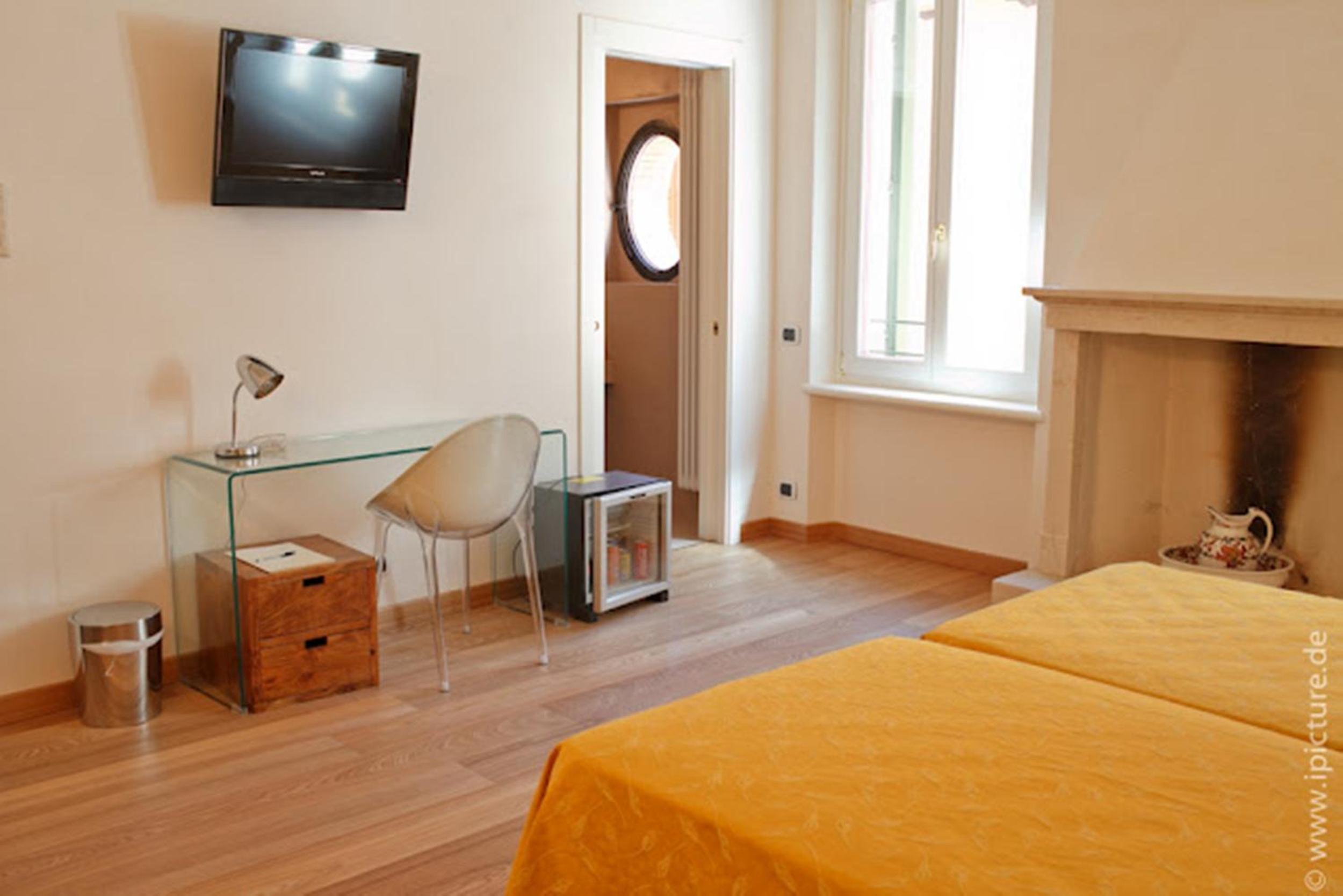 Double or Twin Room - Photo 1