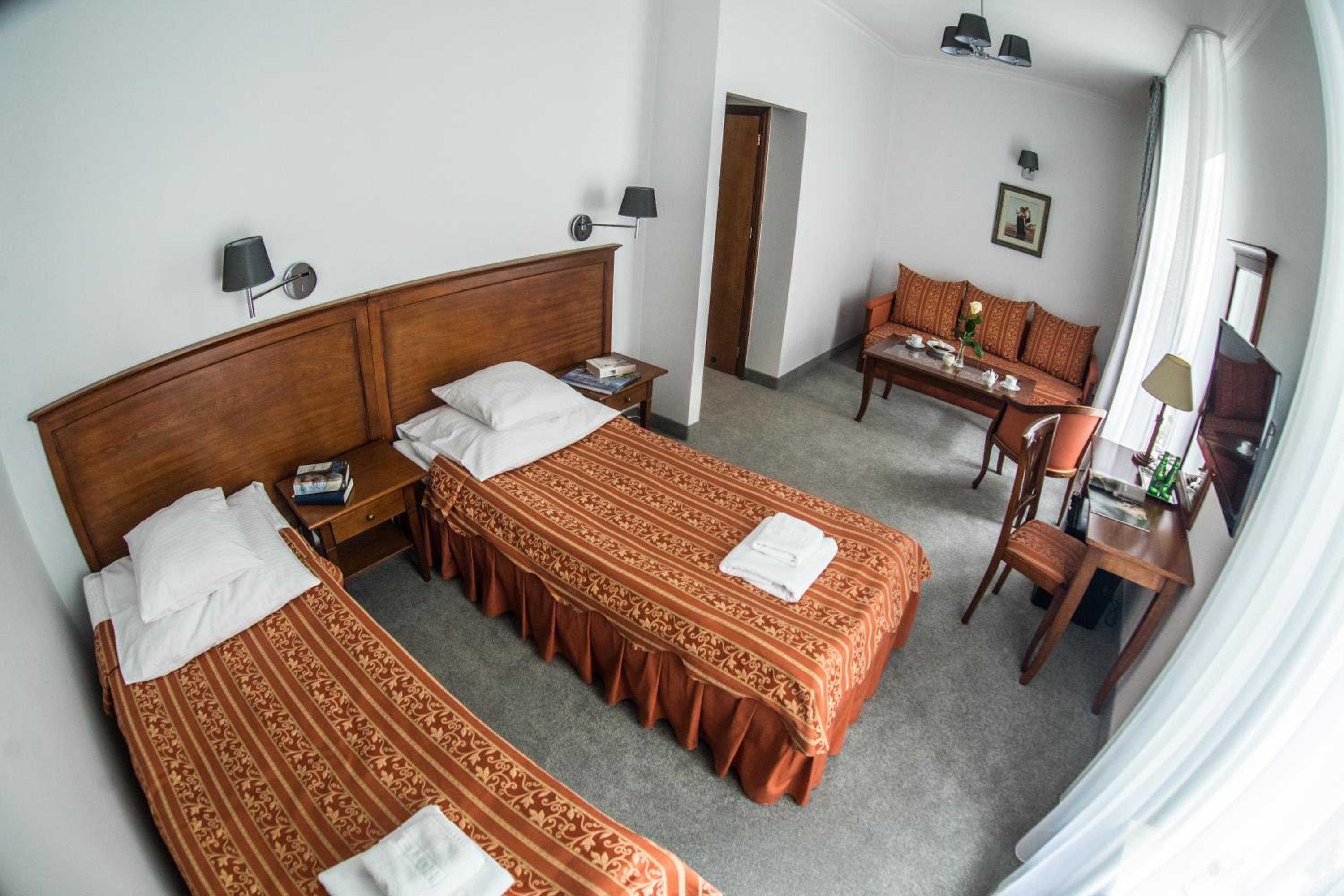 Premium Double Room - Photo 8