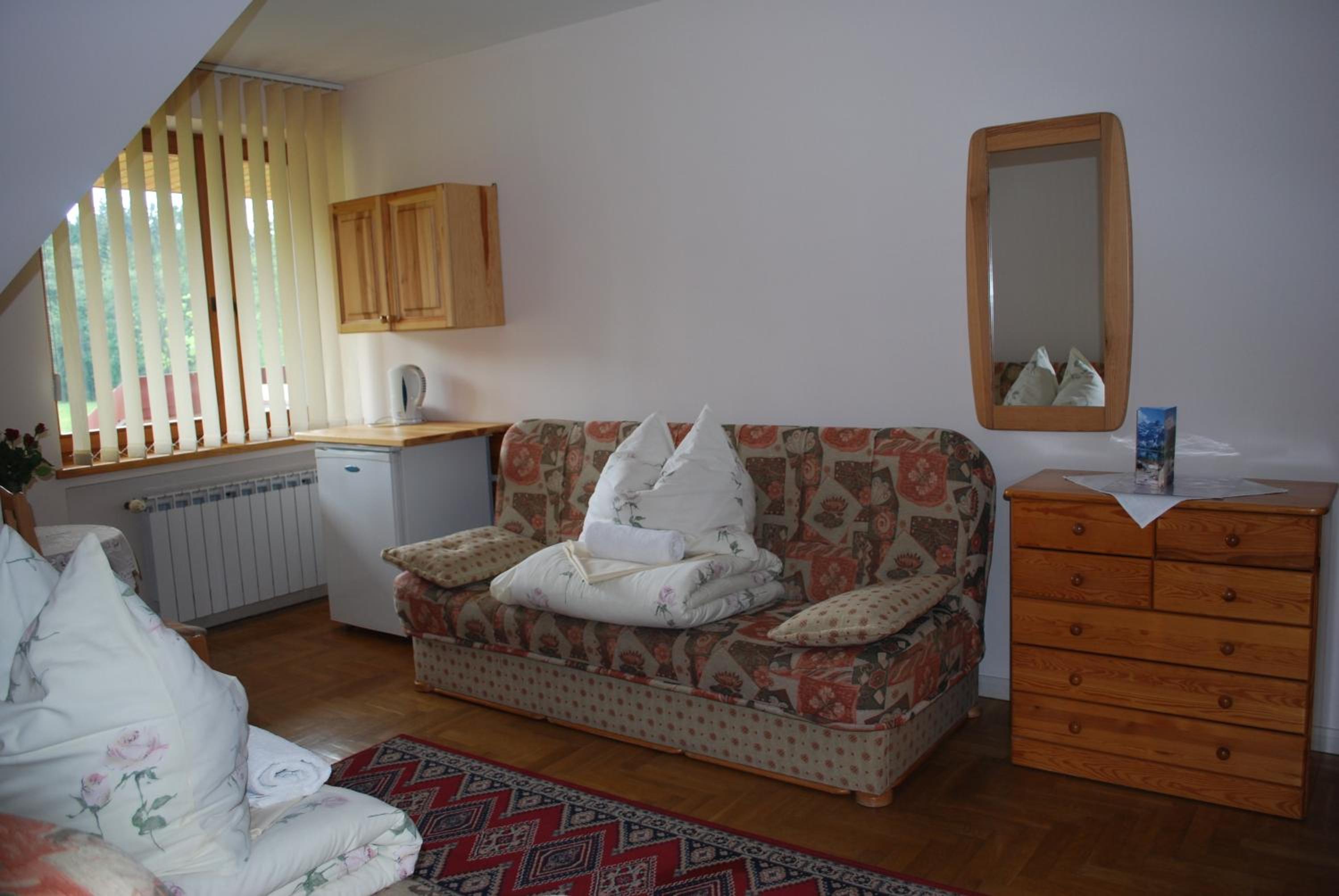Family Room - Photo 2