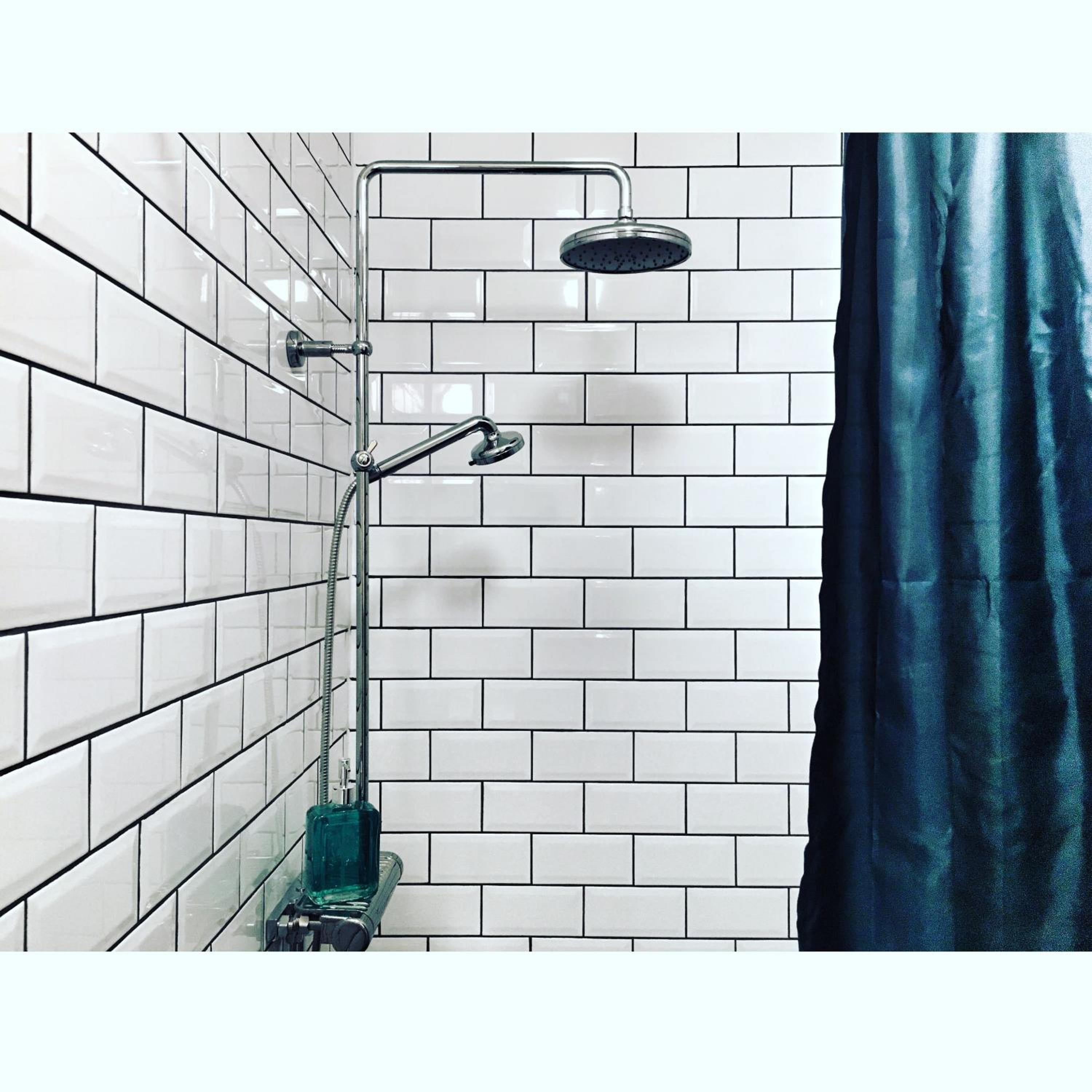 Budget Single Room with Shared Bathroom photo 3