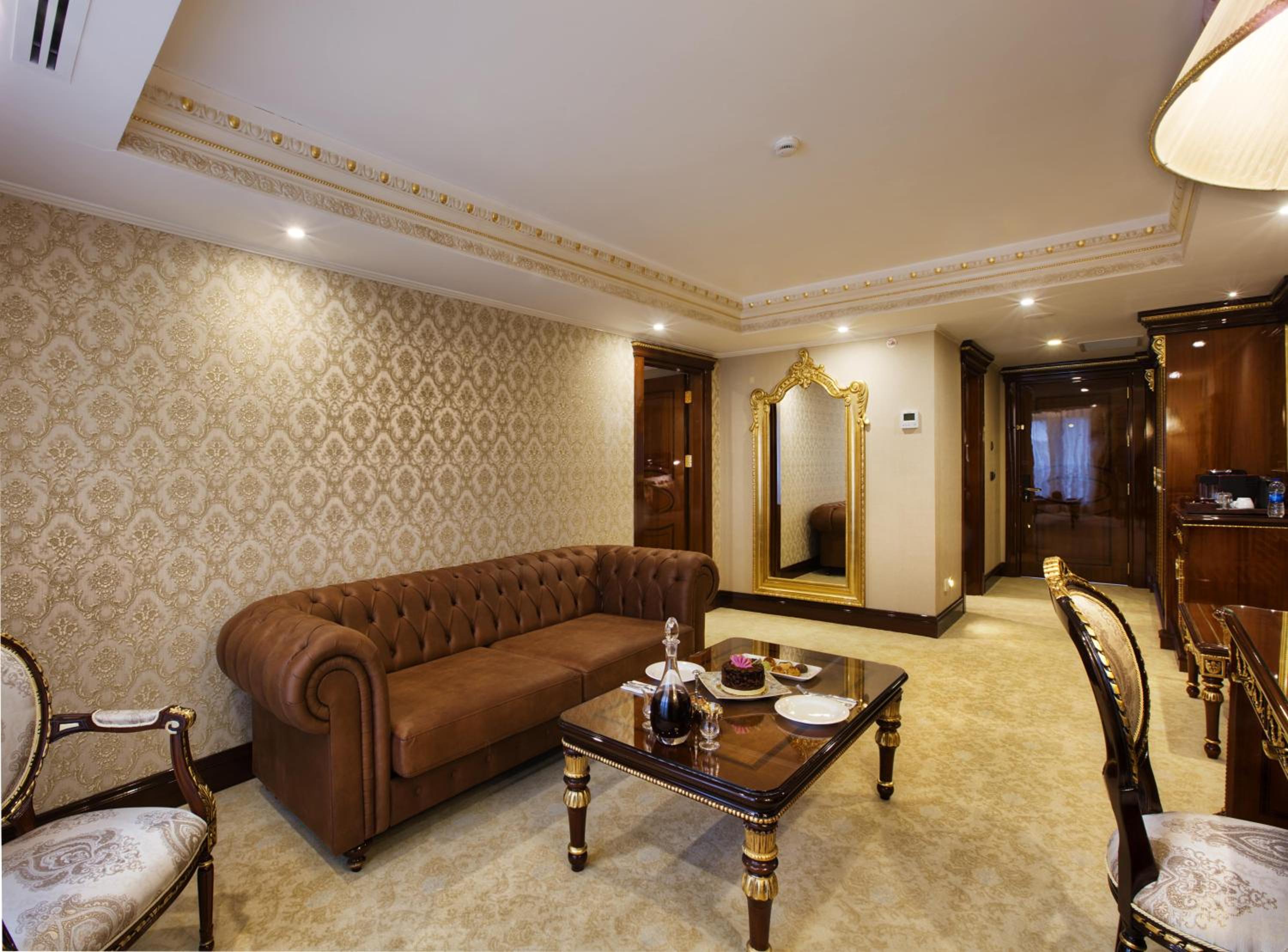 Senior Suite