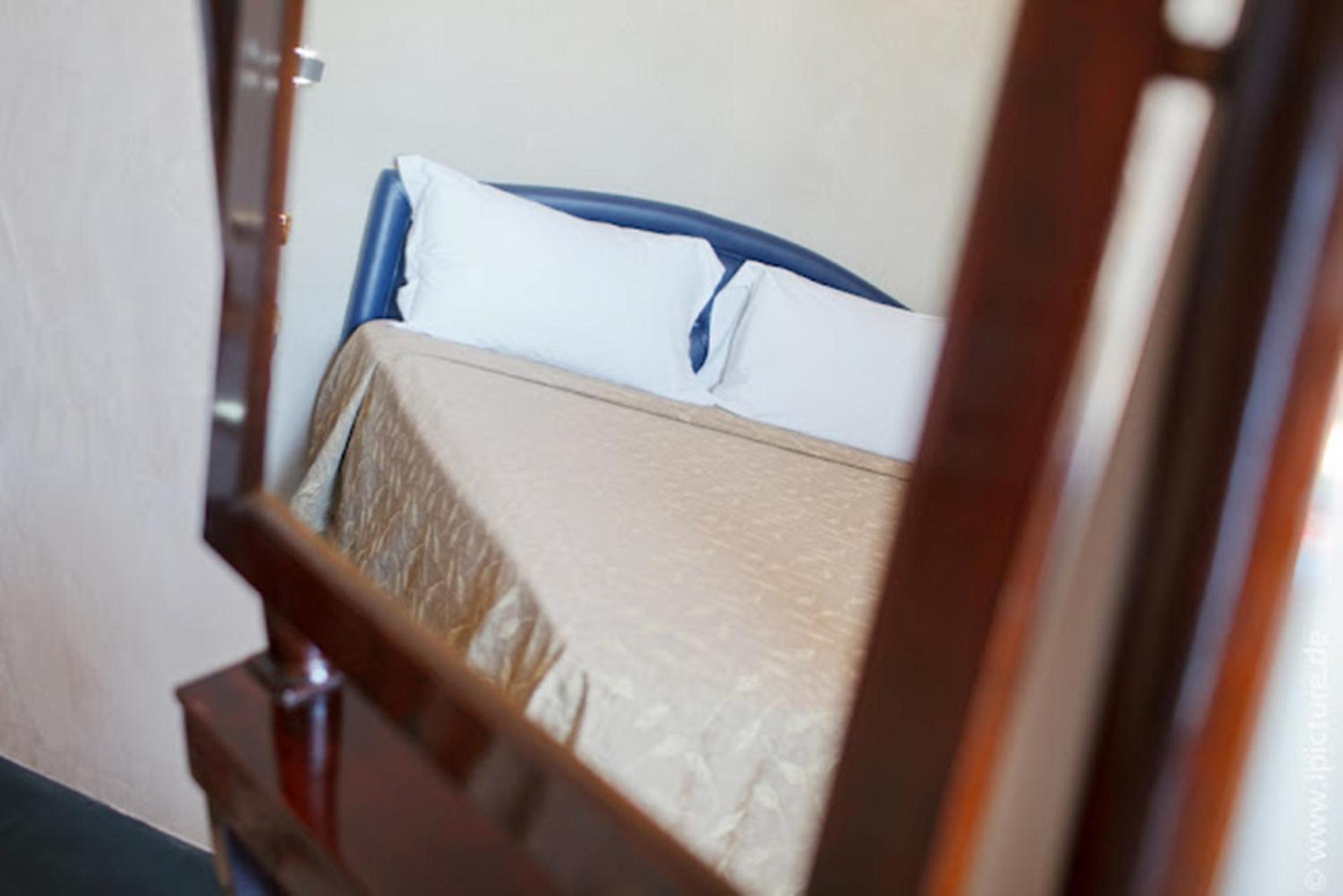 Suite - Photo 1