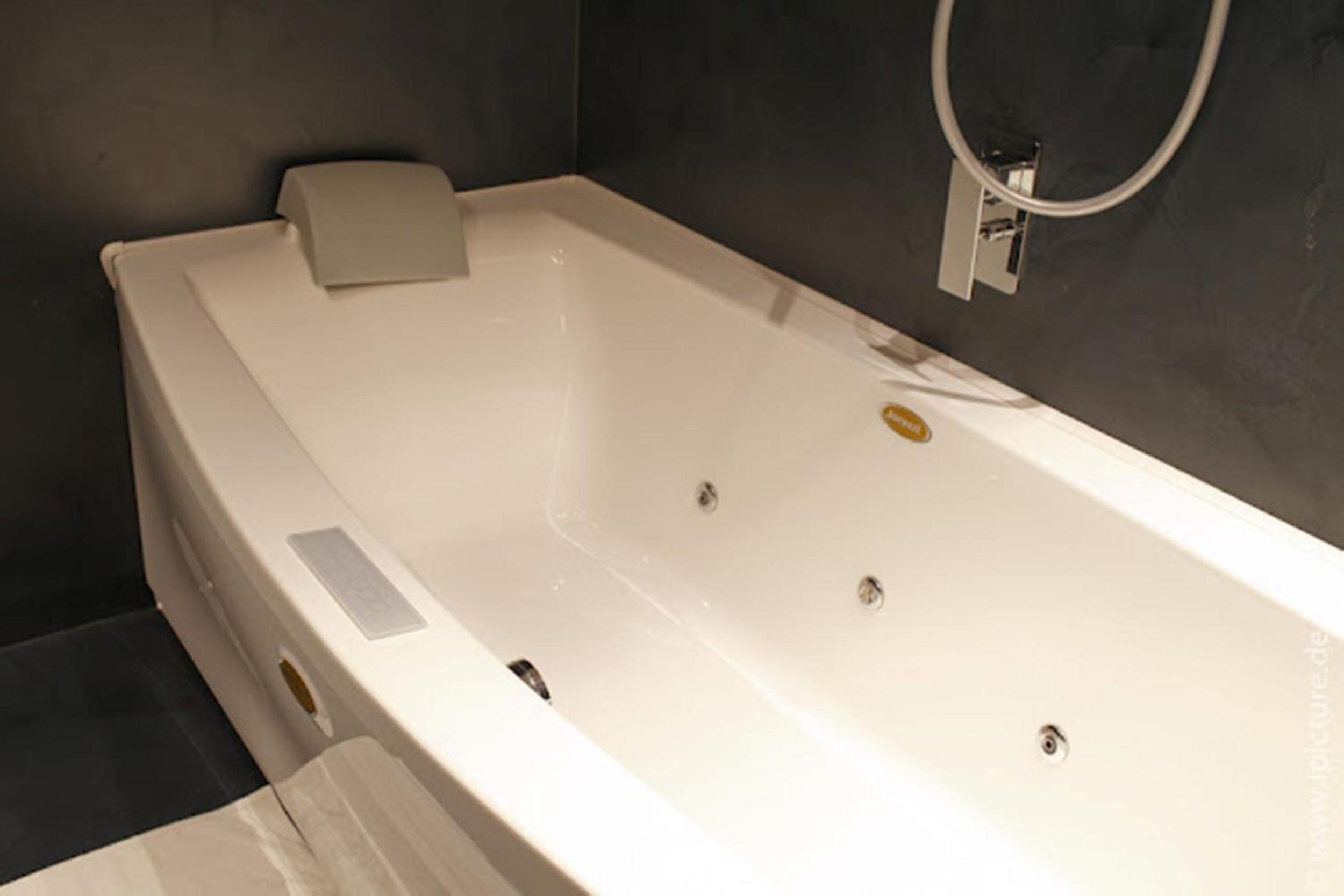 Suite - Photo 2