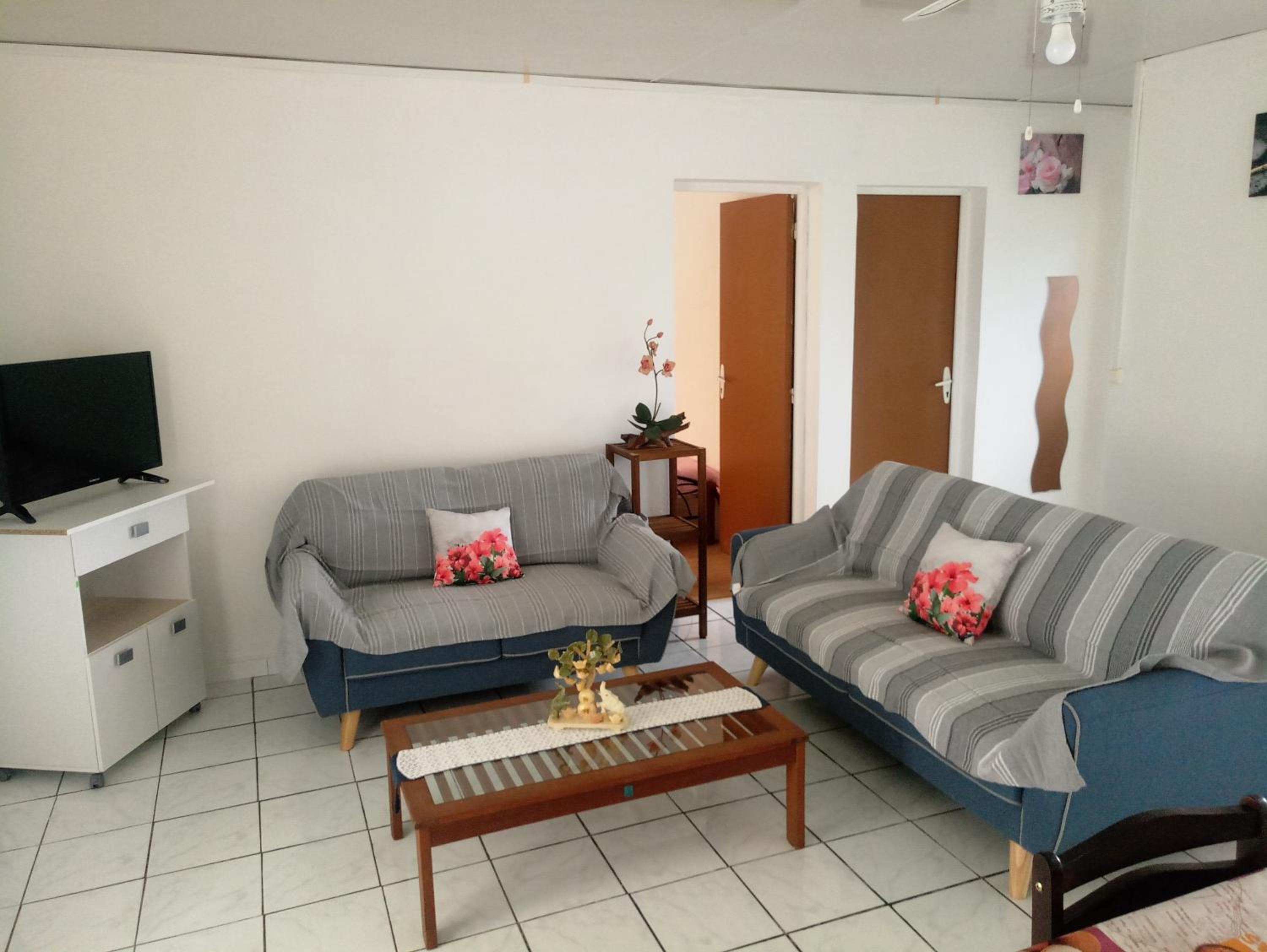 Two-Bedroom House photo 3