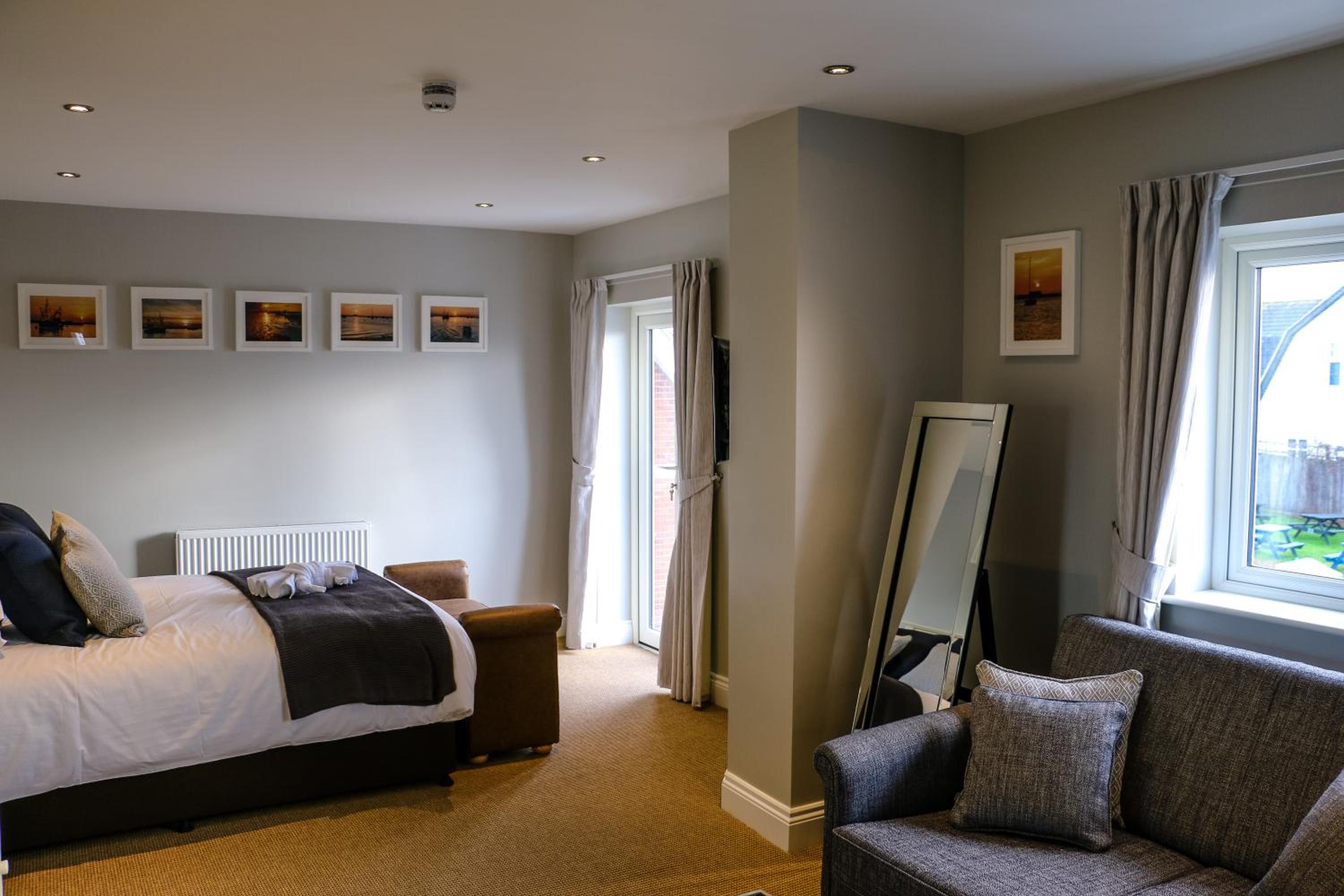 Superior Double Room - Photo 2