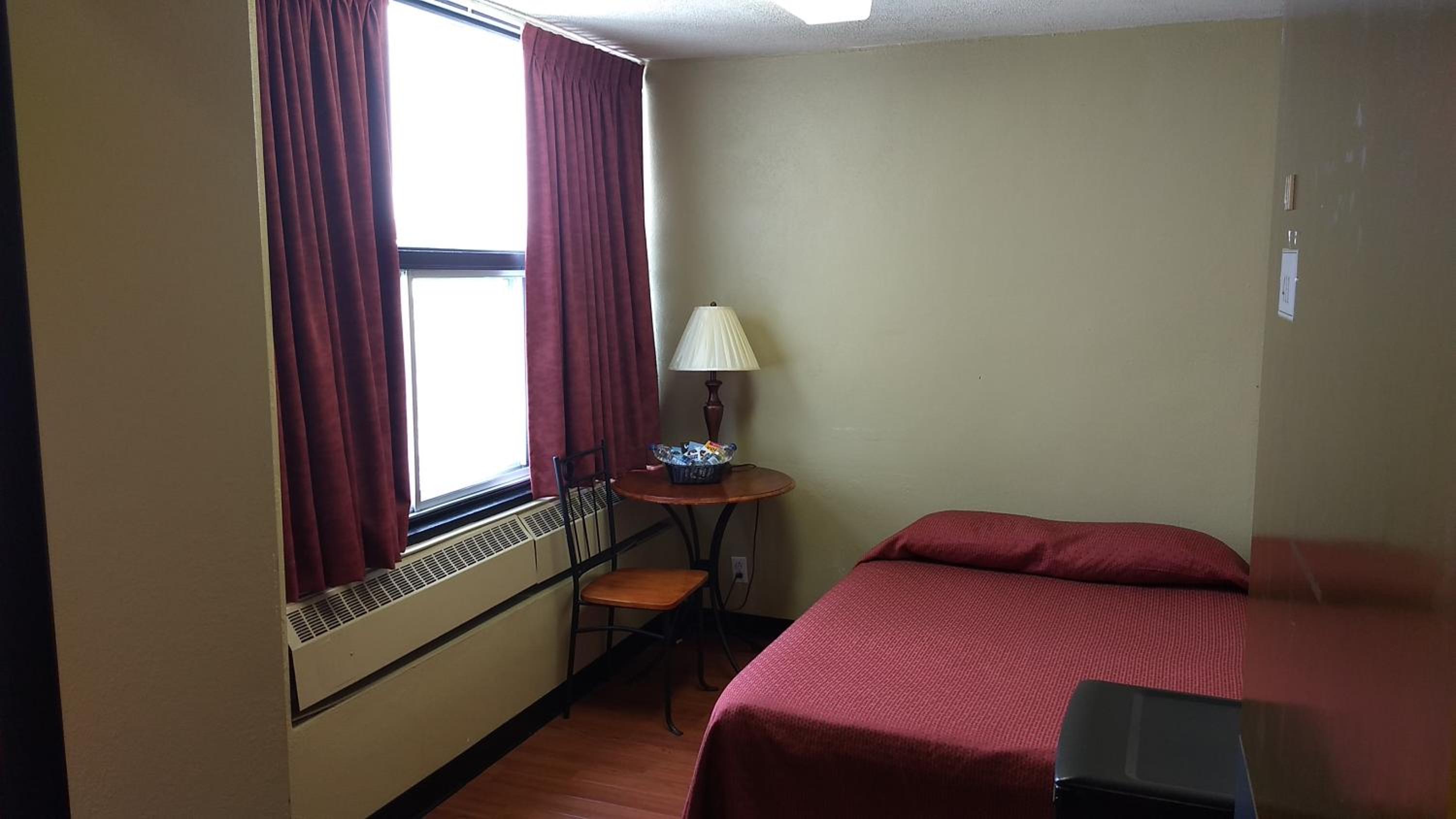 Single Room with Private Bathroom photo 1