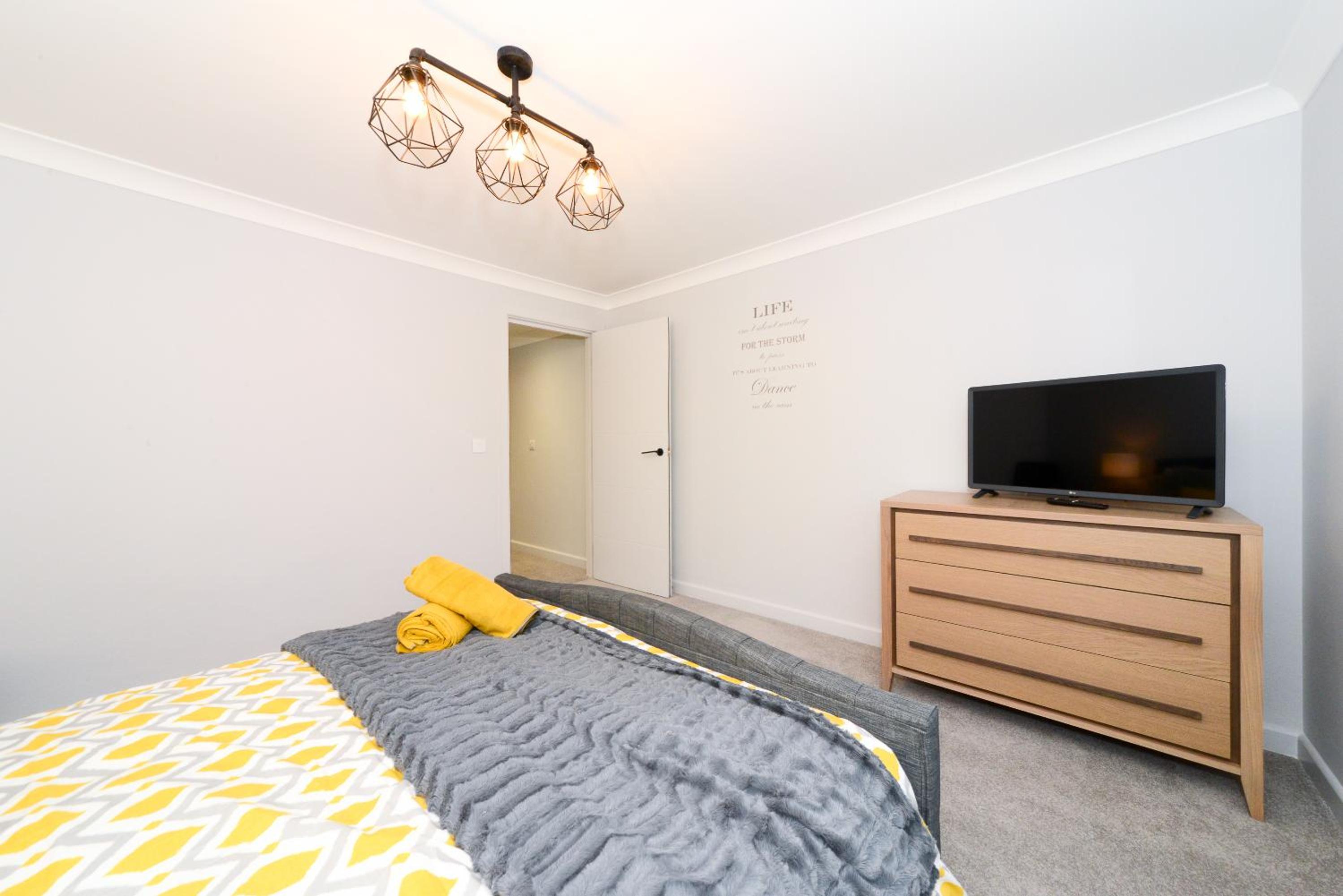 Two-Bedroom Apartment - Photo 13