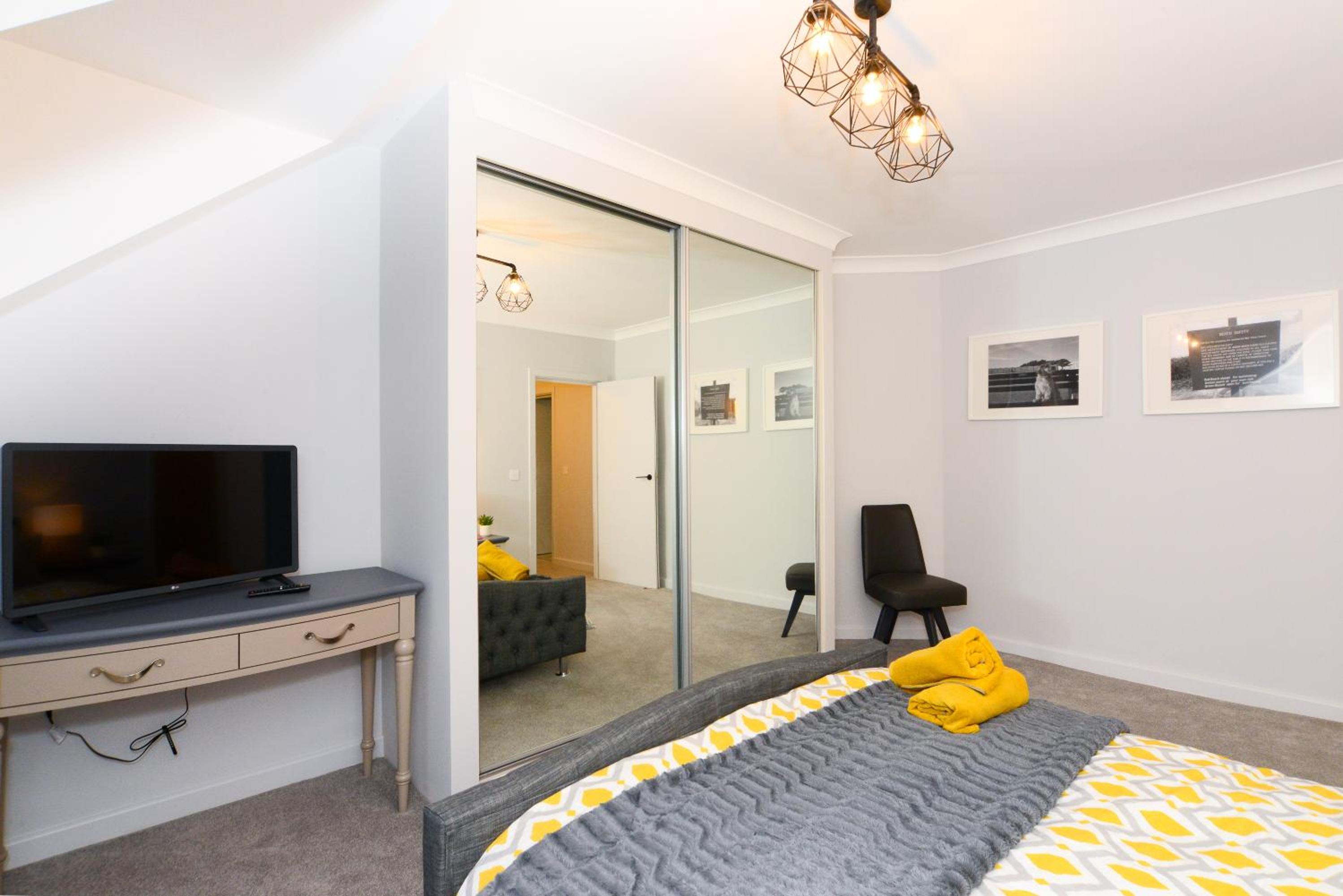 Two-Bedroom Apartment - Photo 19