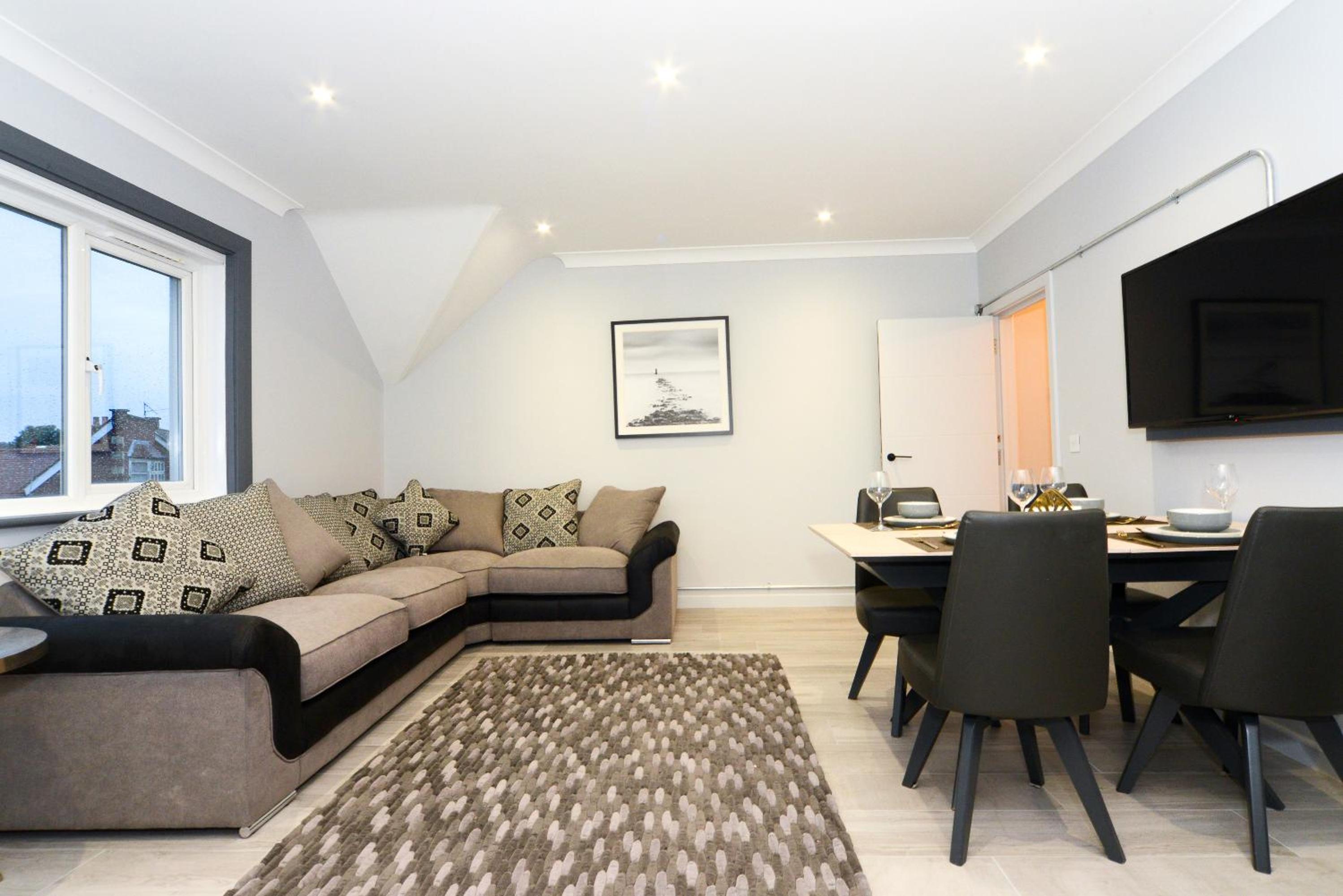 Two-Bedroom Apartment - Photo 20