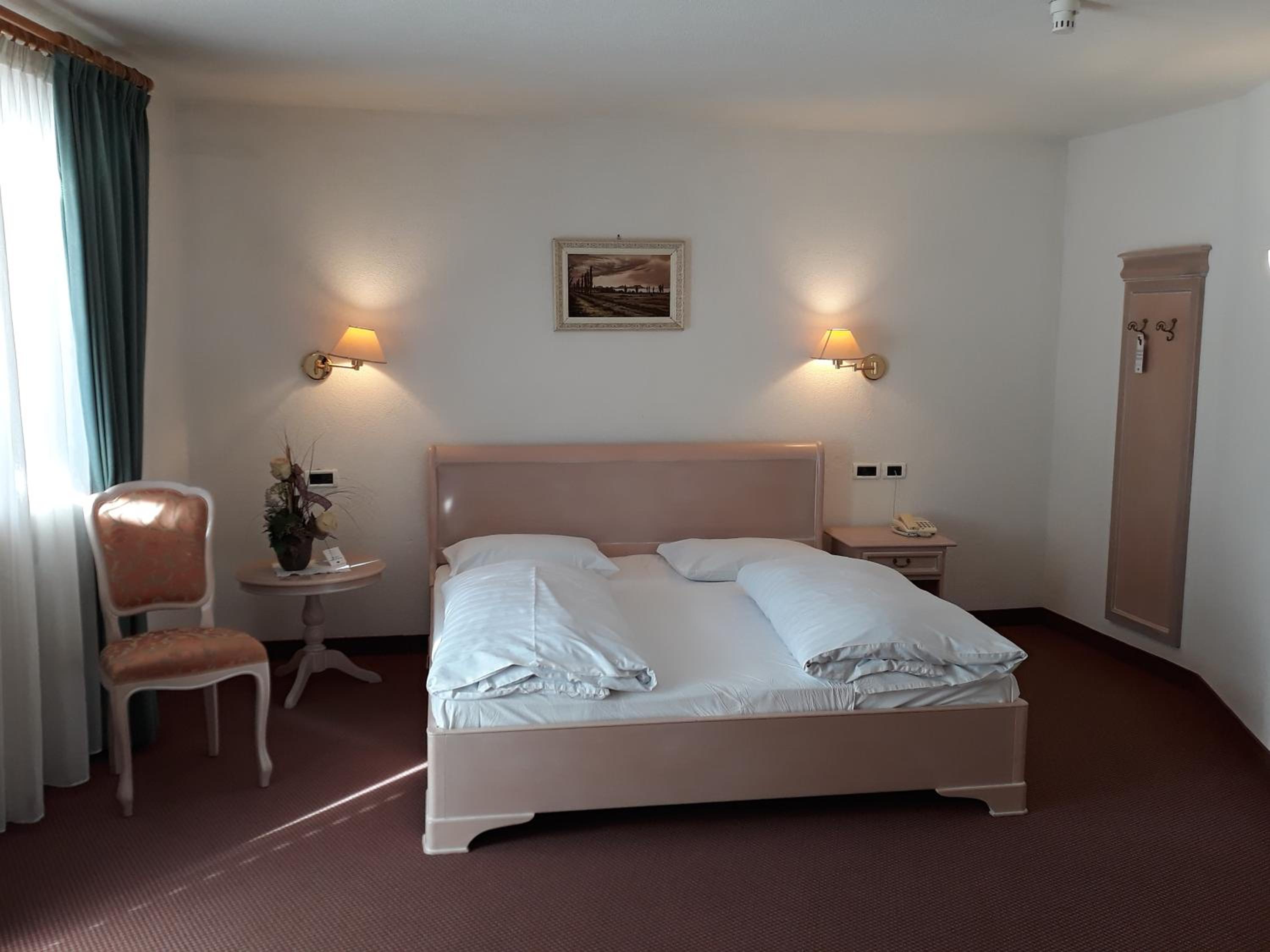 Comfort Triple Room with Shower - Photo 13