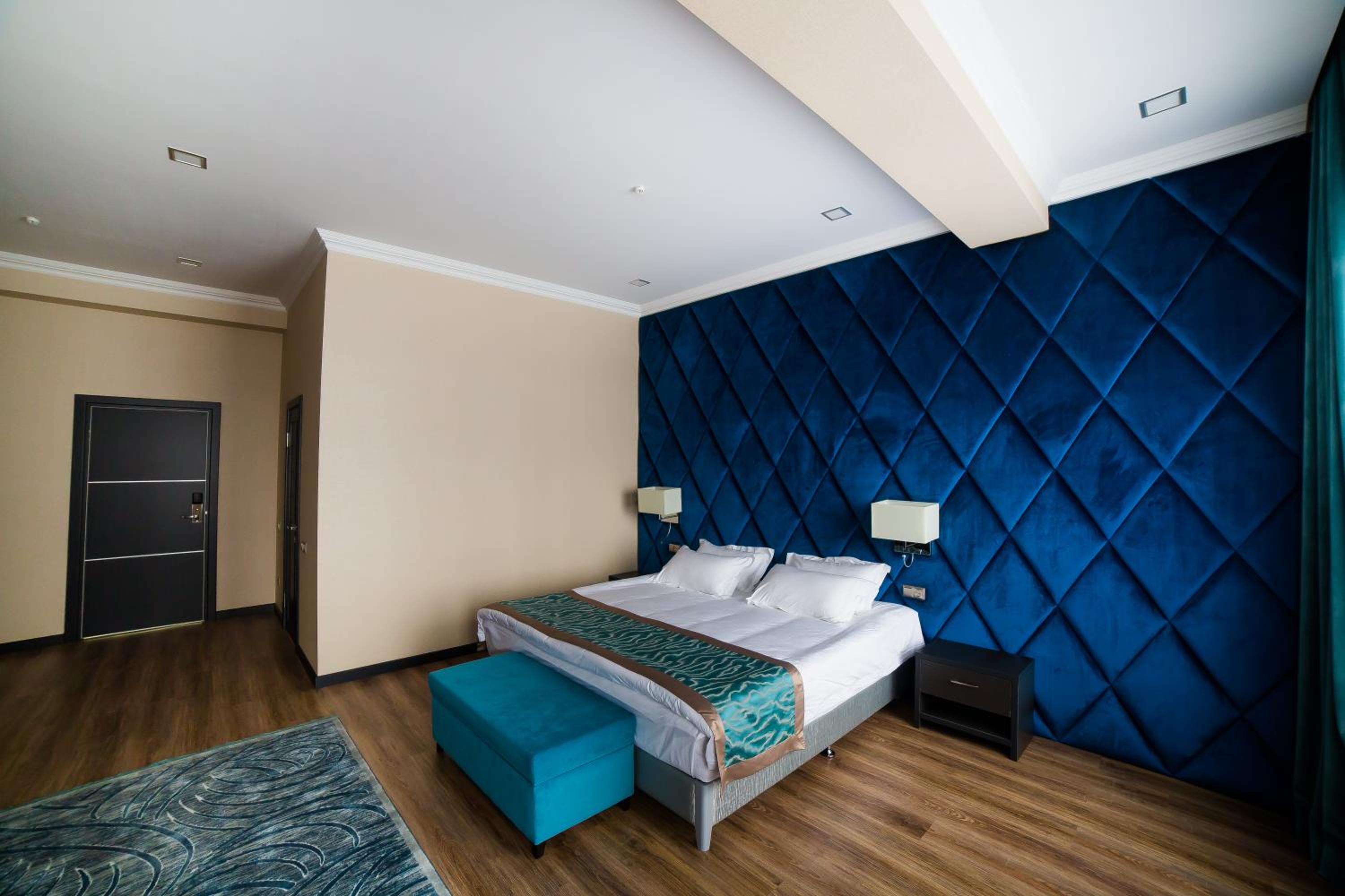 Suite - Photo 5